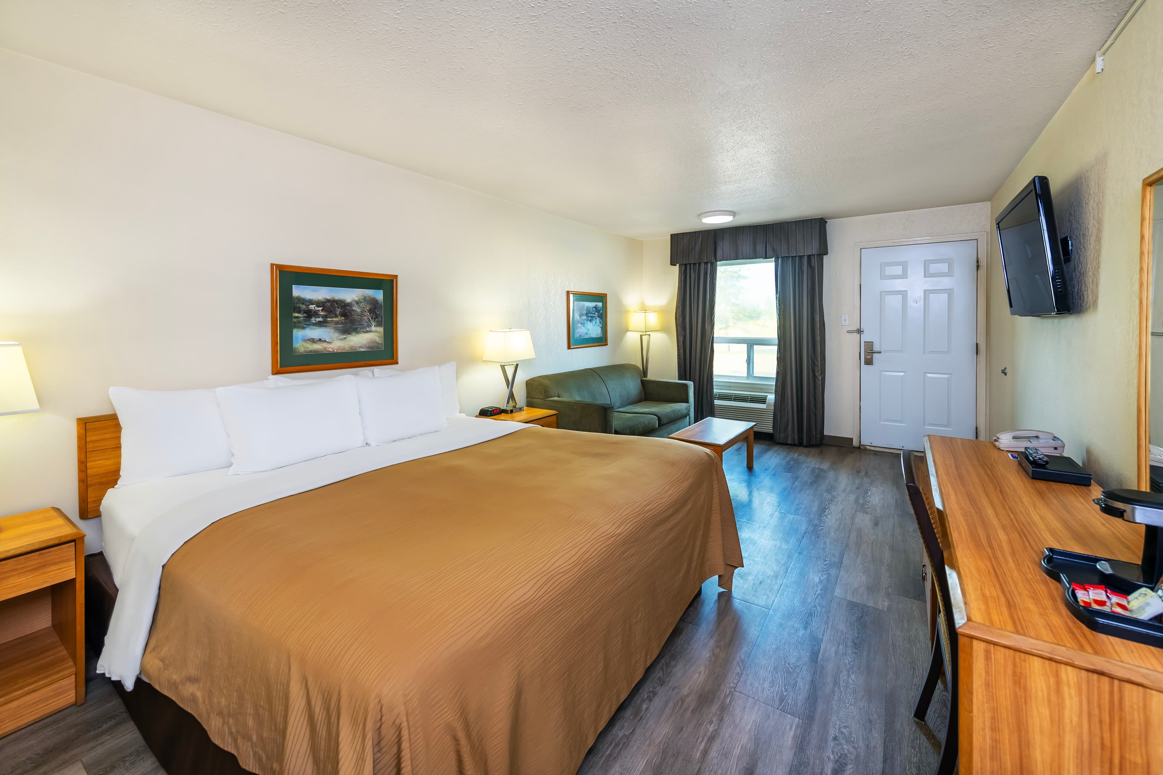 Rodeway Inn - Image 5