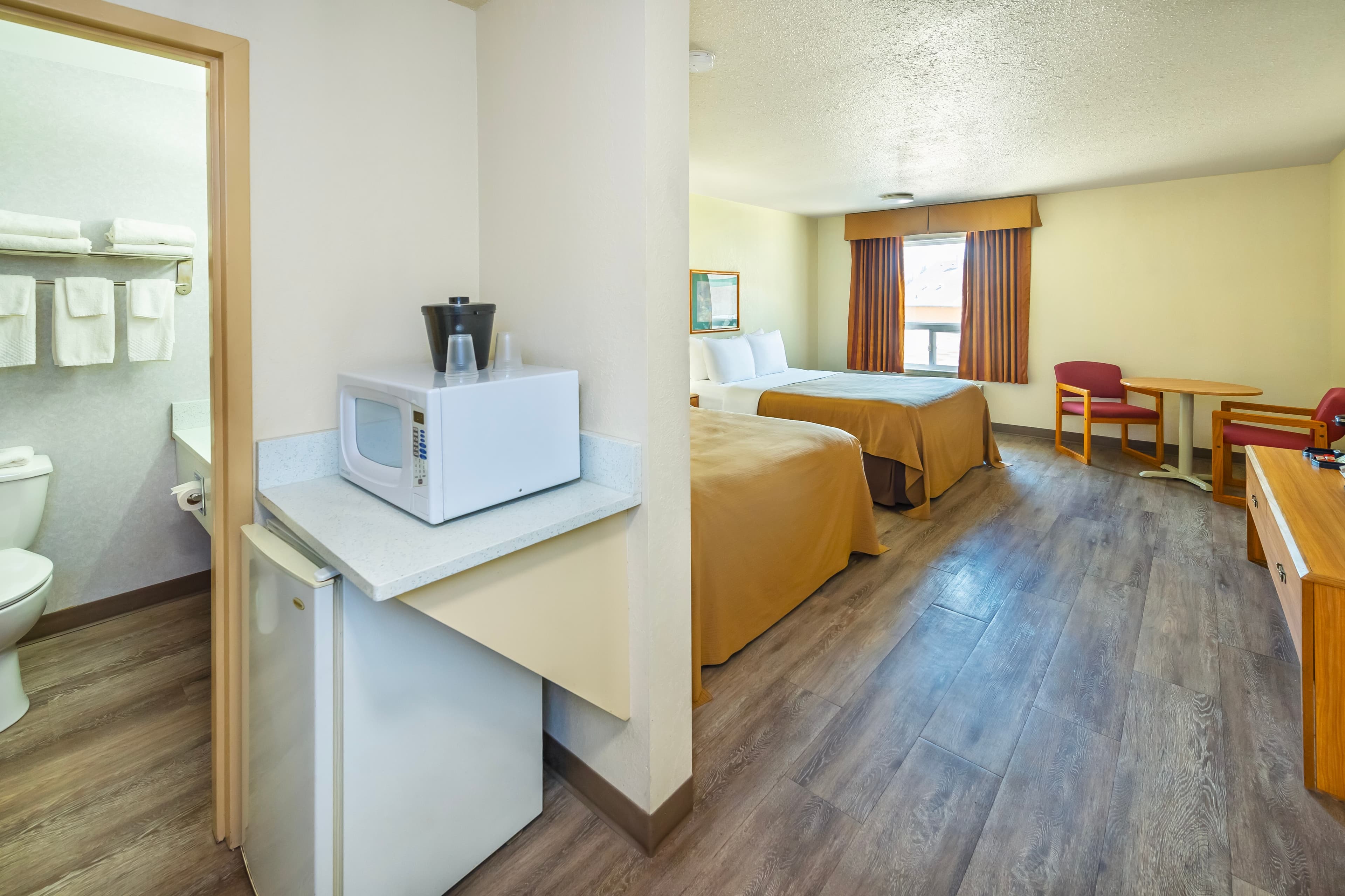 Rodeway Inn — 8
