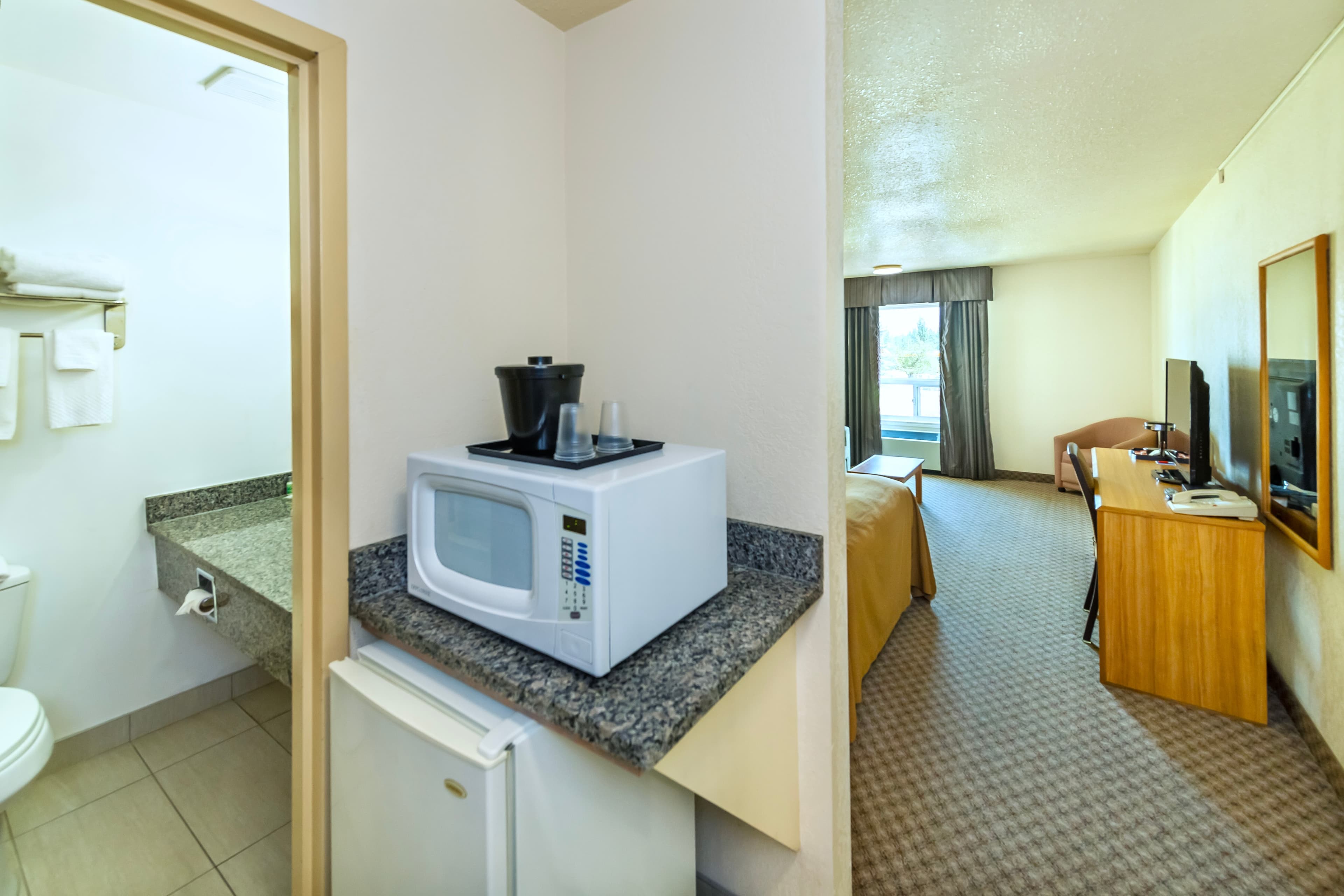 Rodeway Inn - Image 3