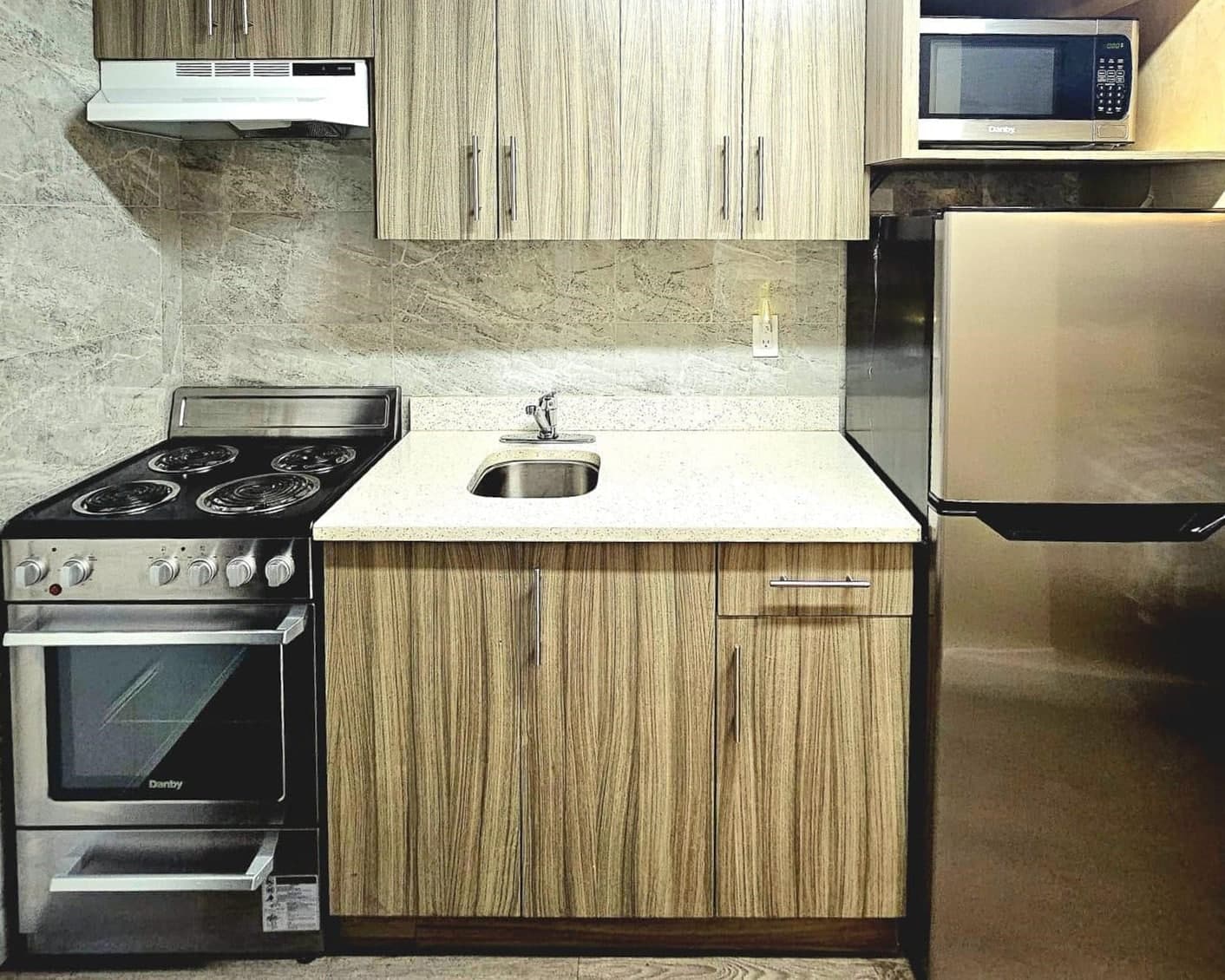 Rodeway Inn & Suites — 9