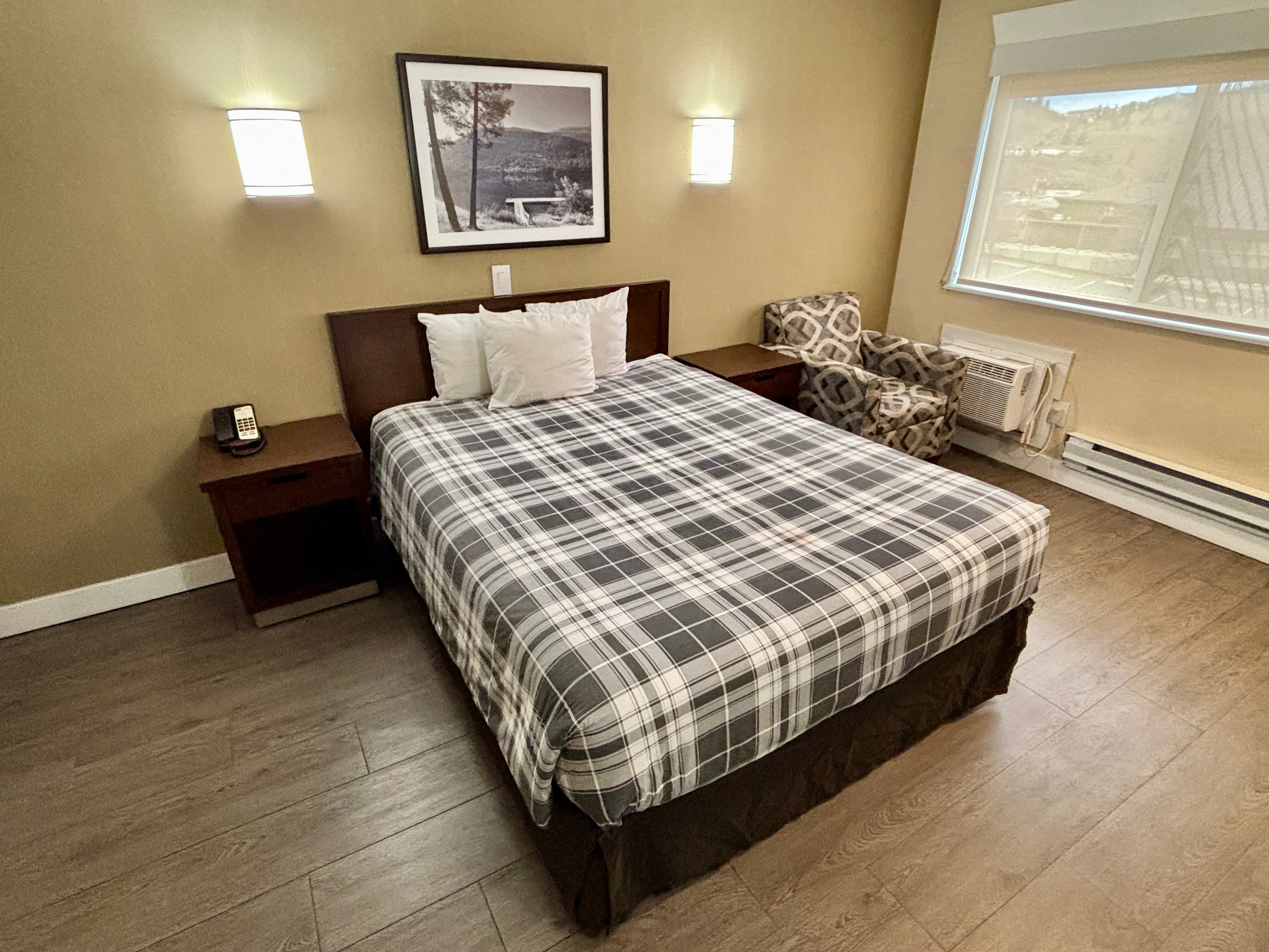 Rodeway Inn & Suites — 12