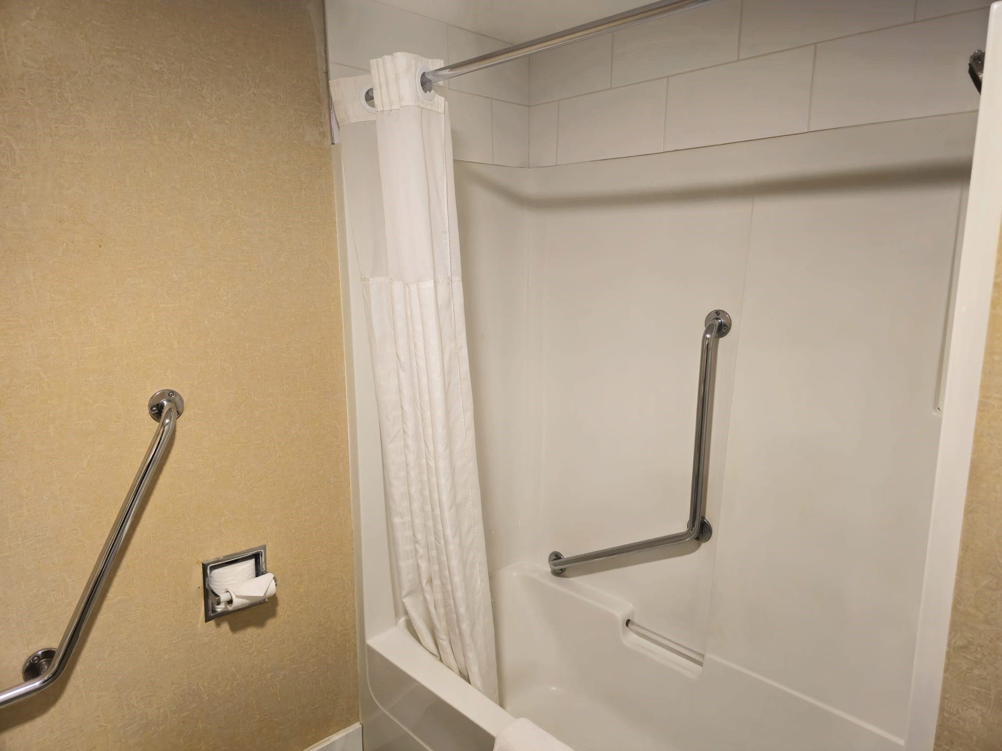 Rodeway Inn & Suites — 17