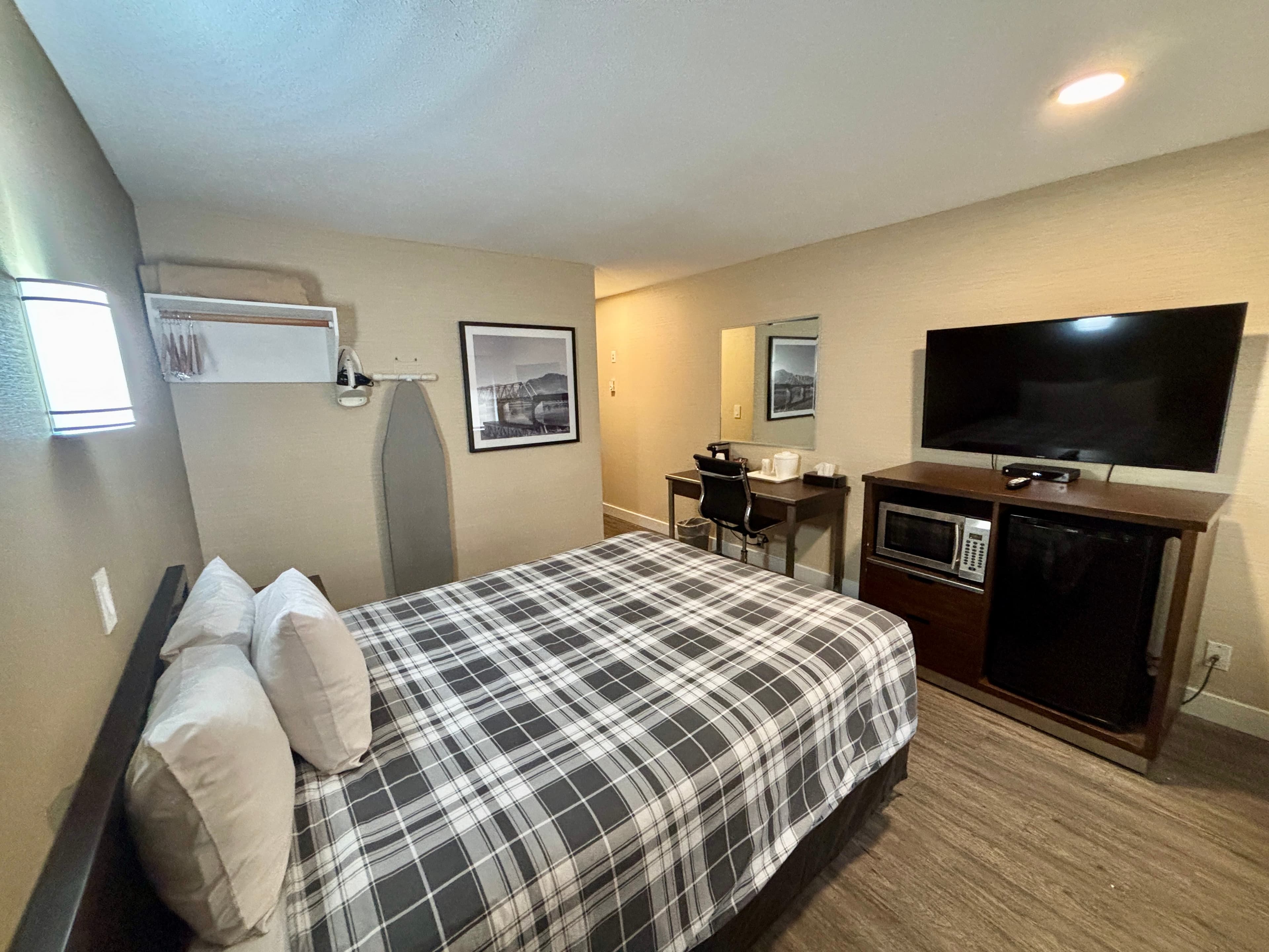 Rodeway Inn & Suites — 25