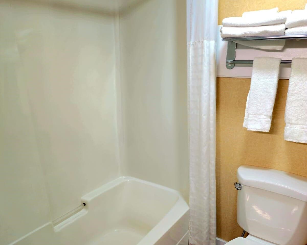 Rodeway Inn & Suites — 27