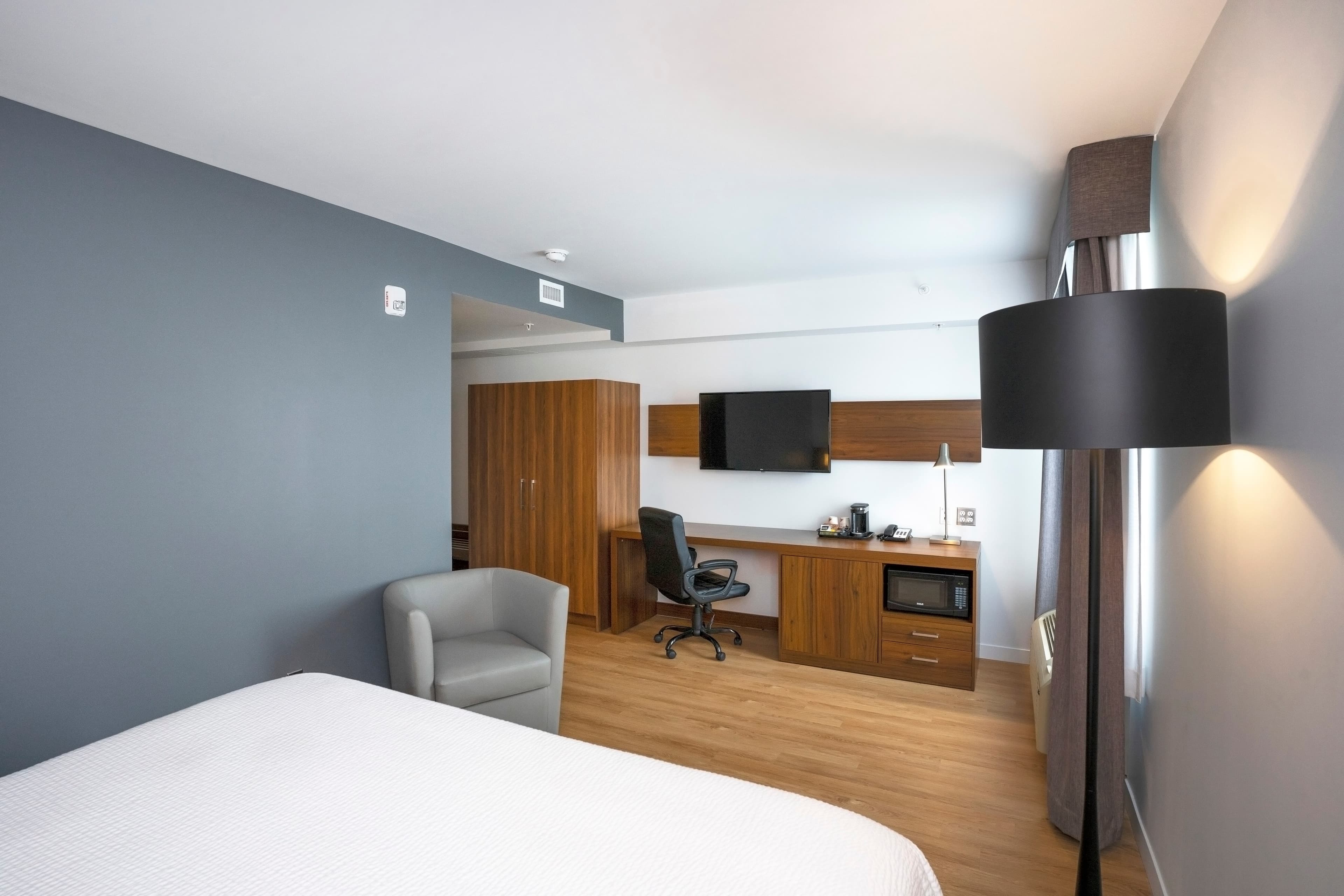 Quality Inn - Image 4