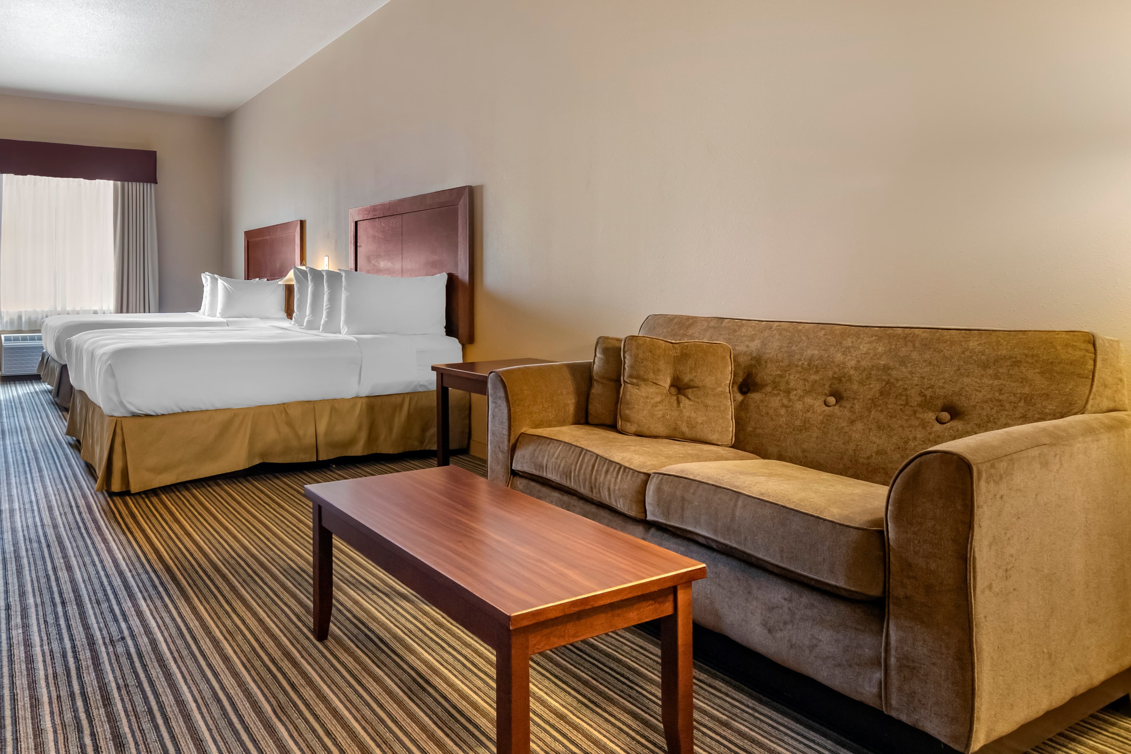 Quality Inn & Suites - Image 3