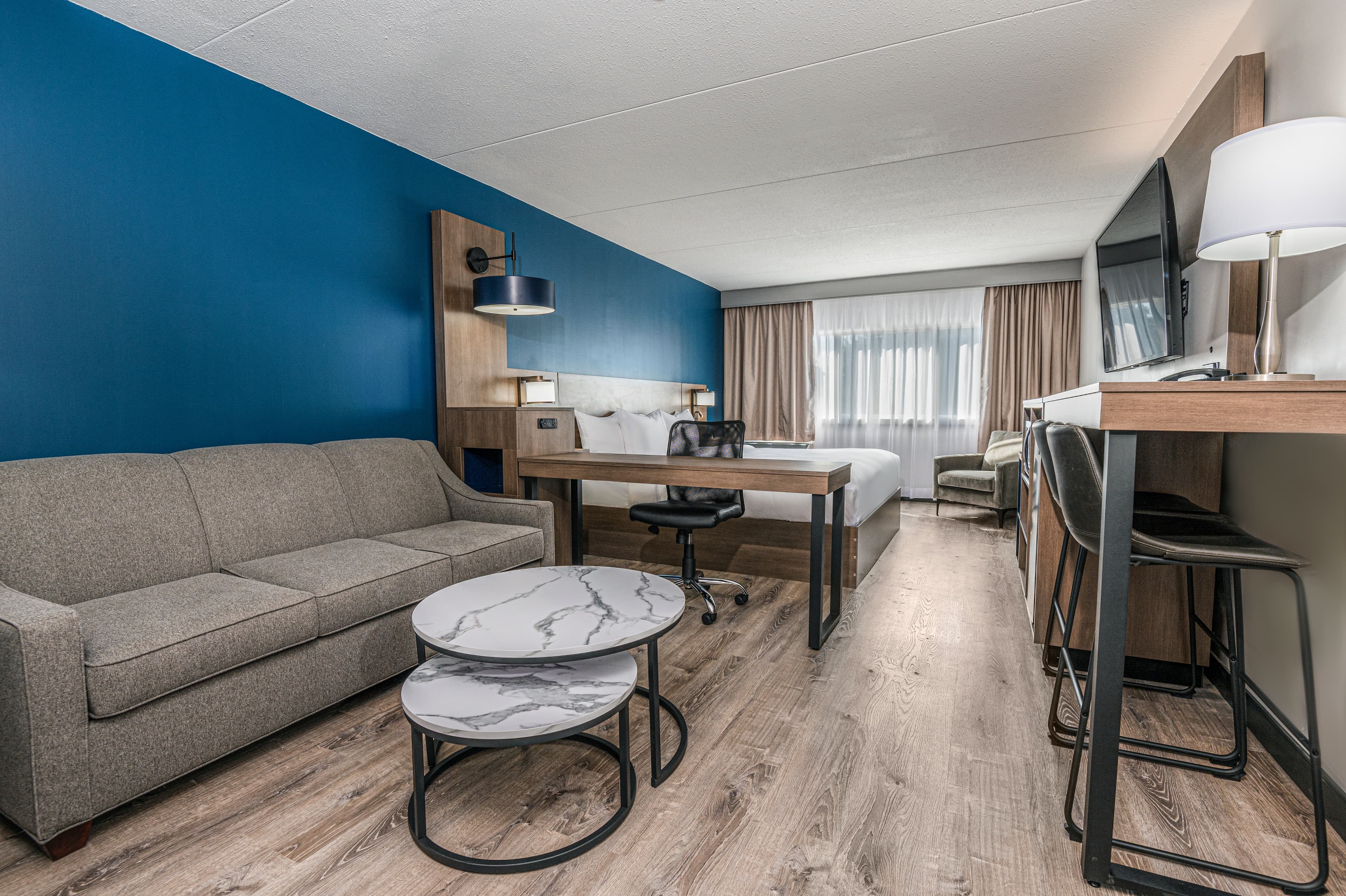 Comfort Suites Kingston Central — 12