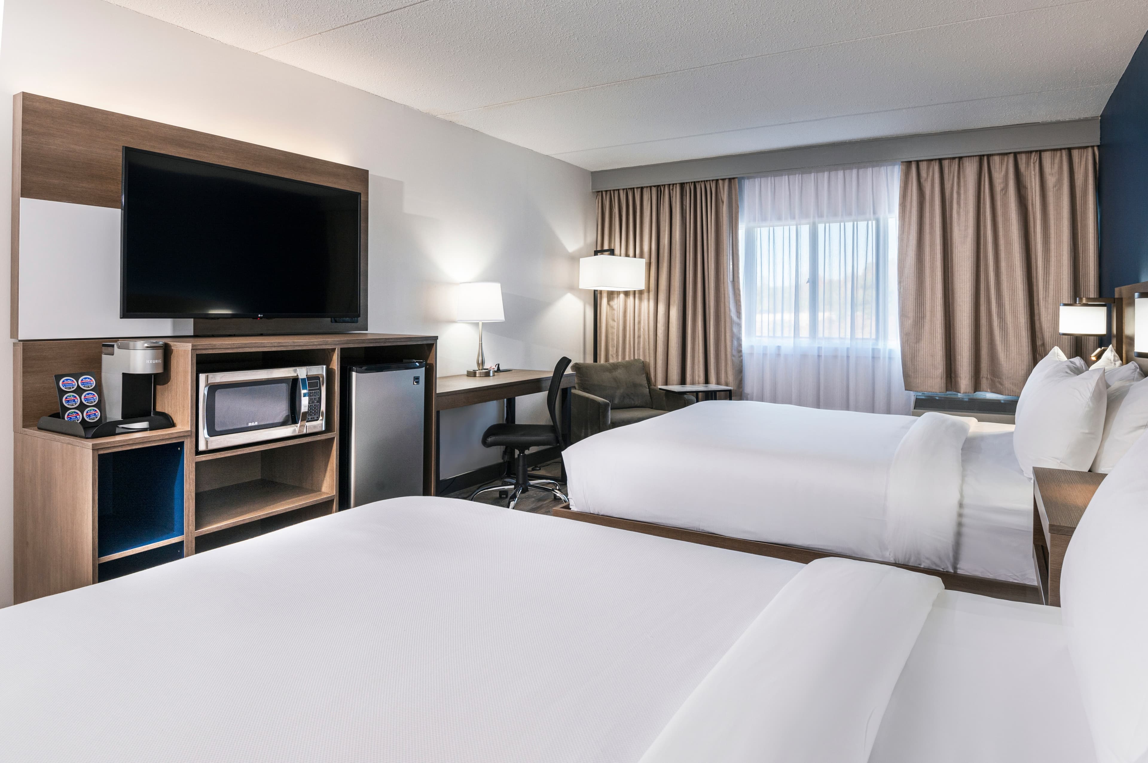 Comfort Suites Kingston Central — 18