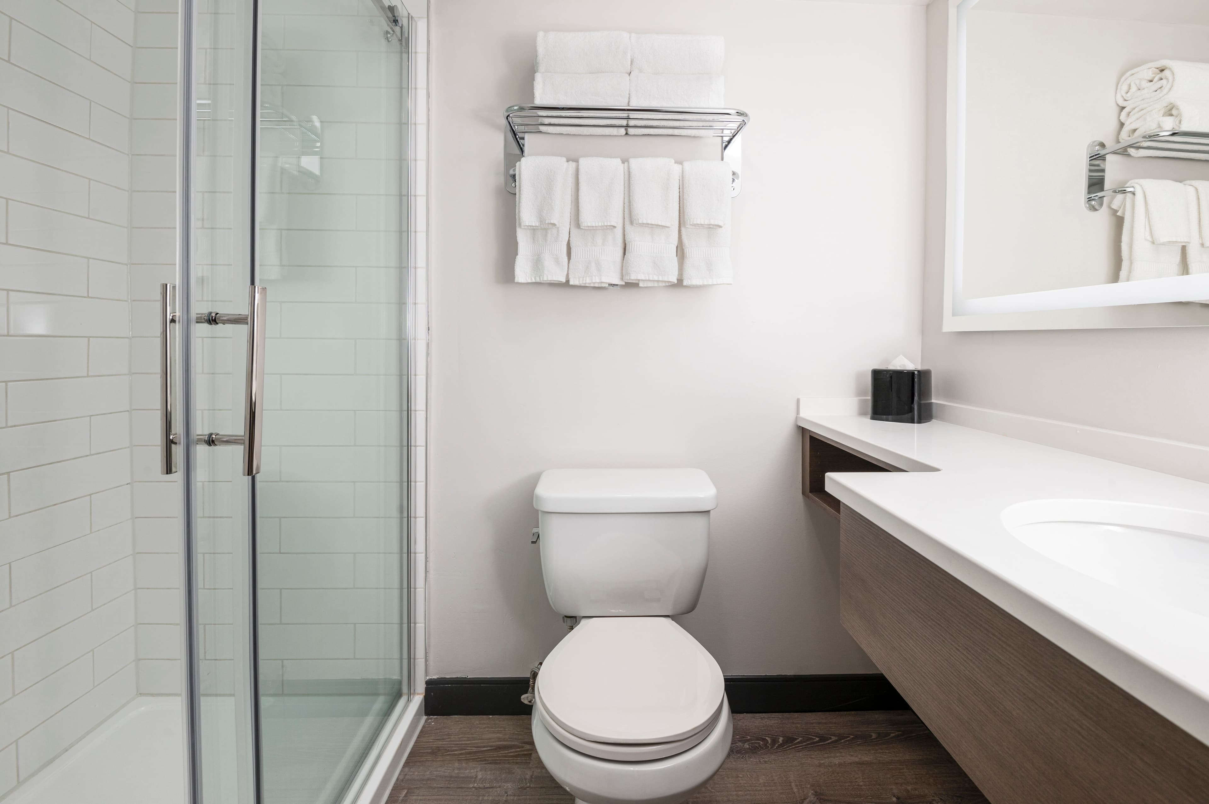 Comfort Suites Kingston Central — 17