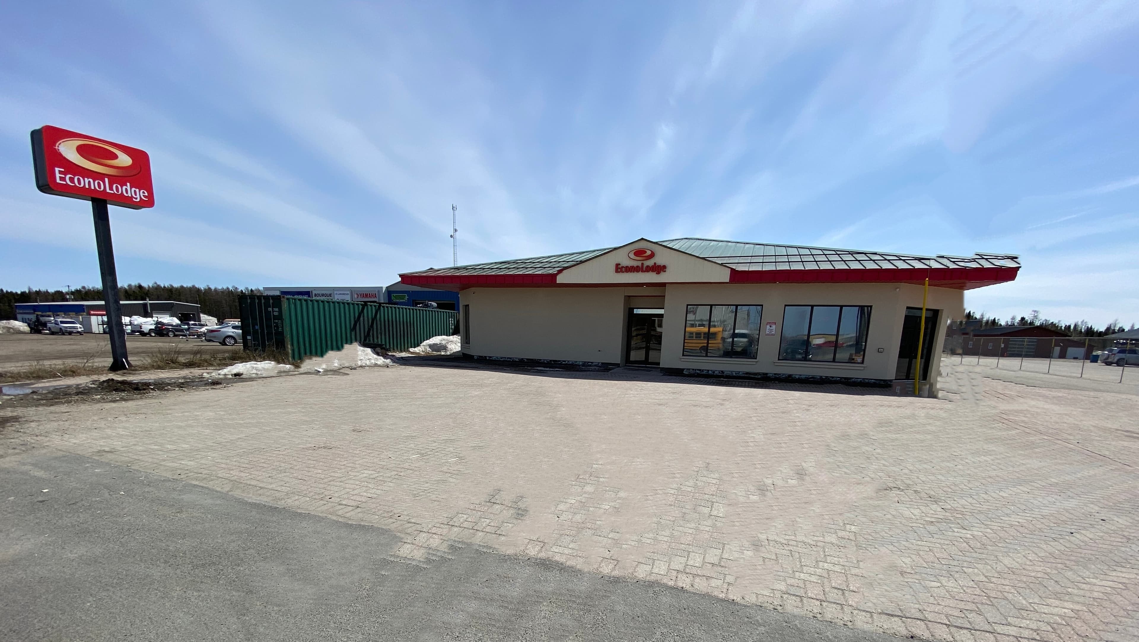 Econo Lodge - Image 1