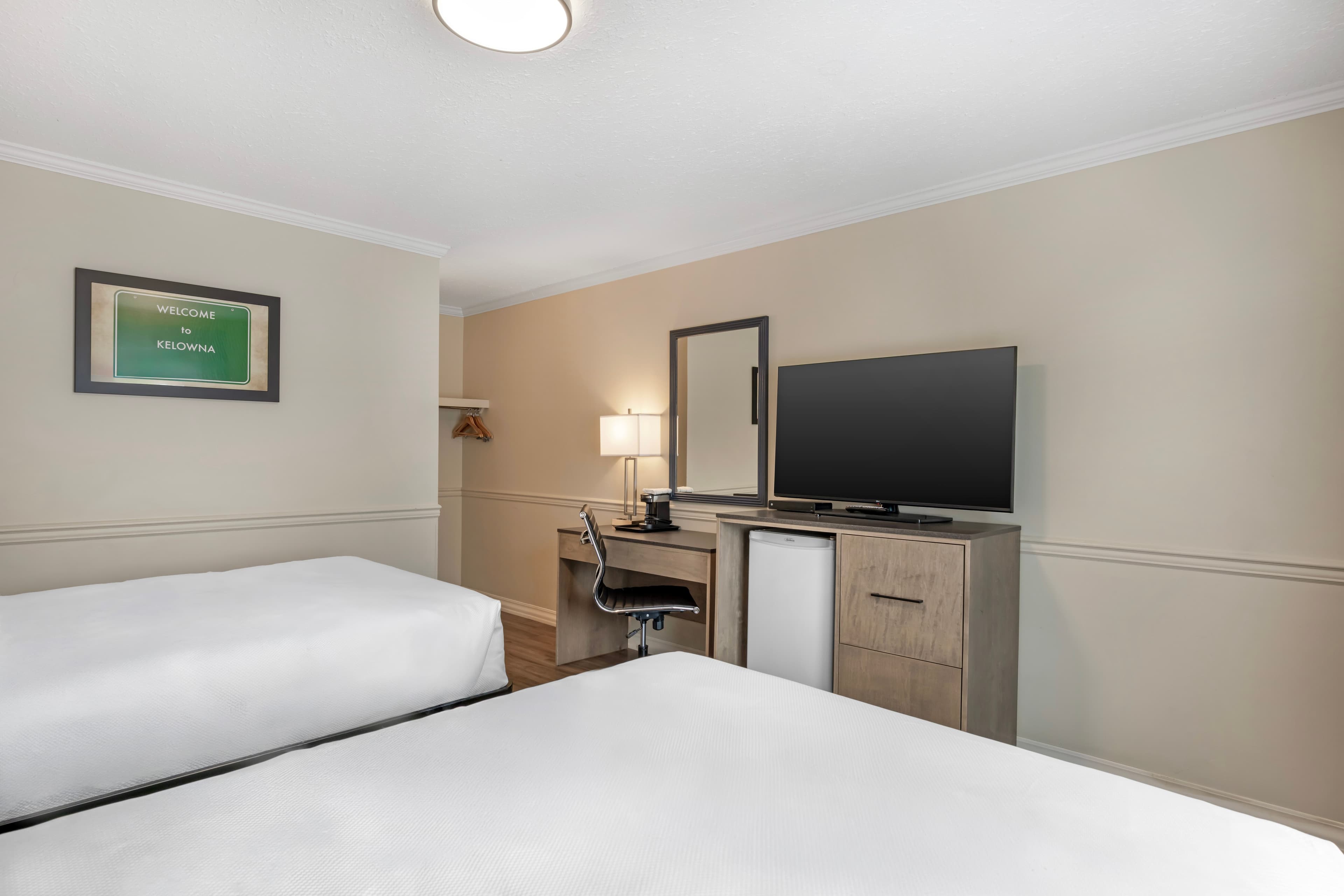 Econo Lodge Inn & Suites — 7