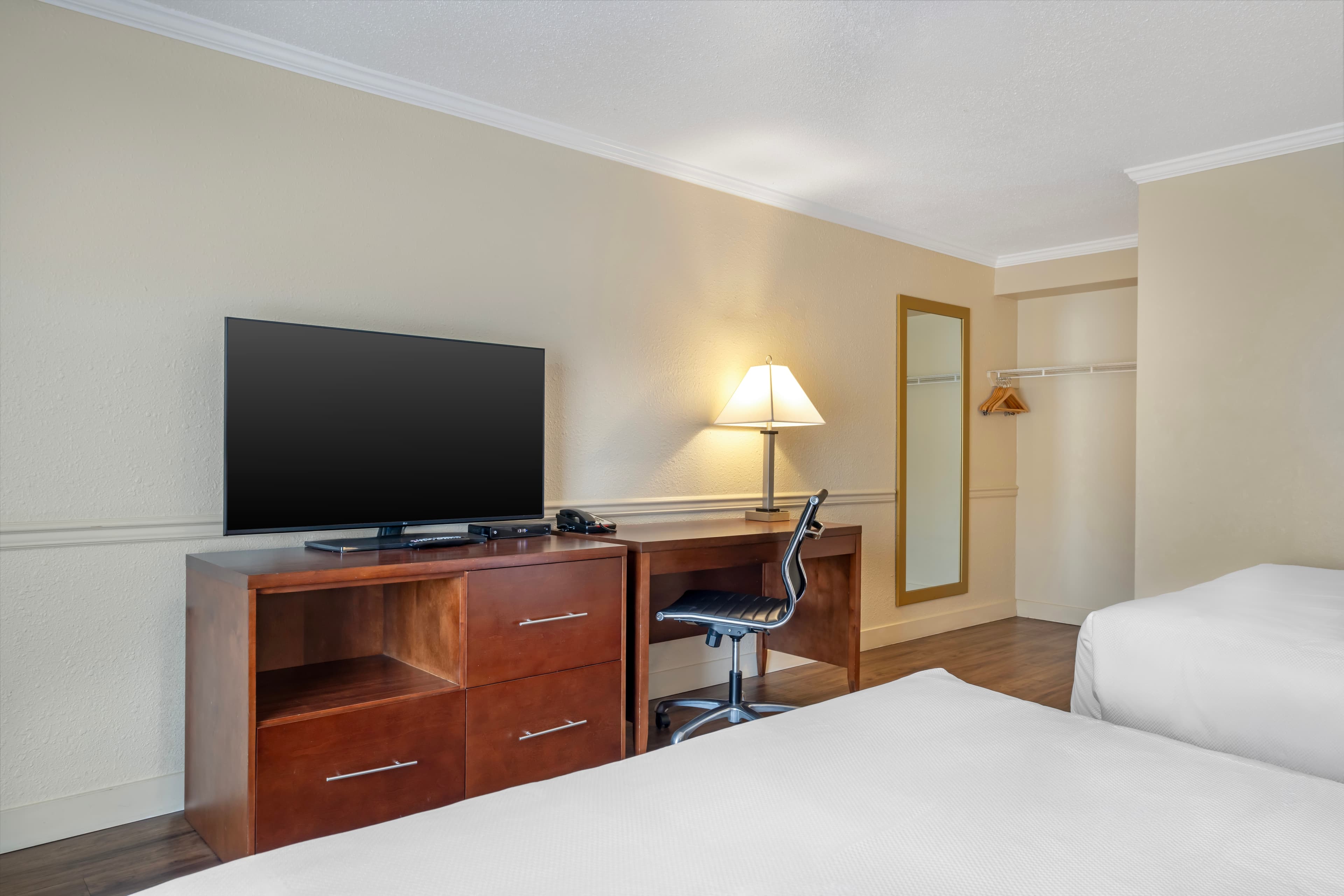 Econo Lodge Inn & Suites — 14