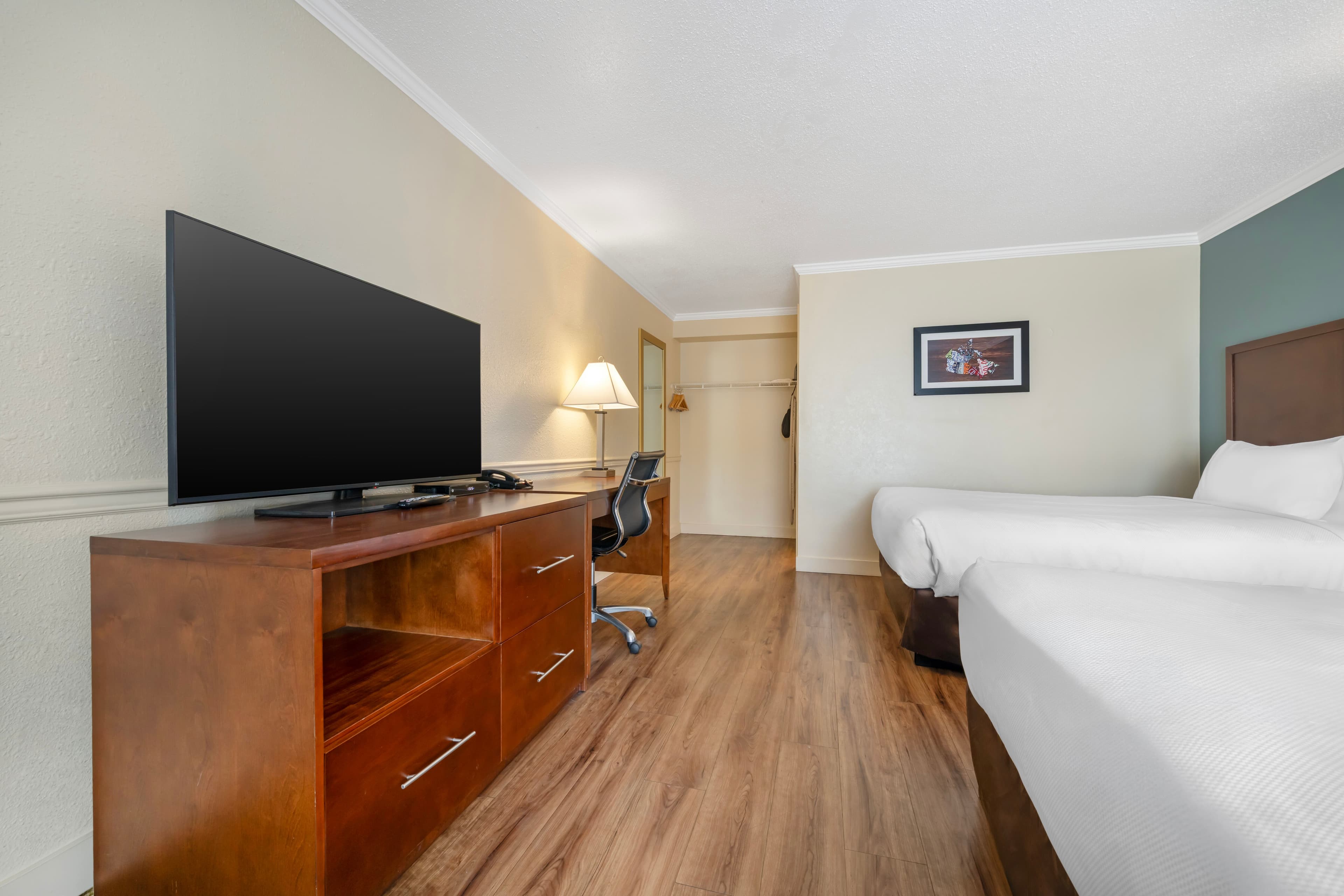 Econo Lodge Inn & Suites — 15