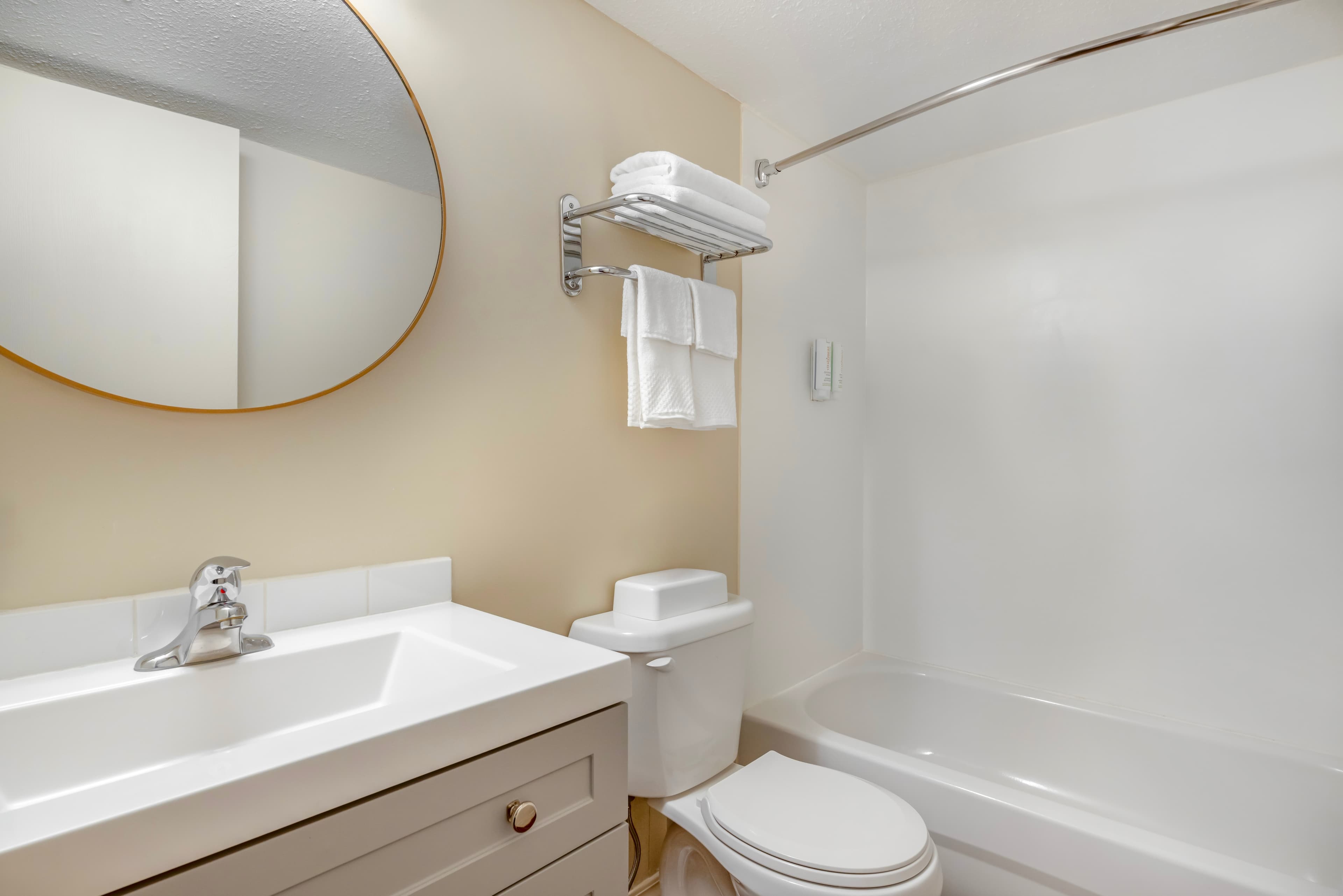 Econo Lodge Inn & Suites — 17