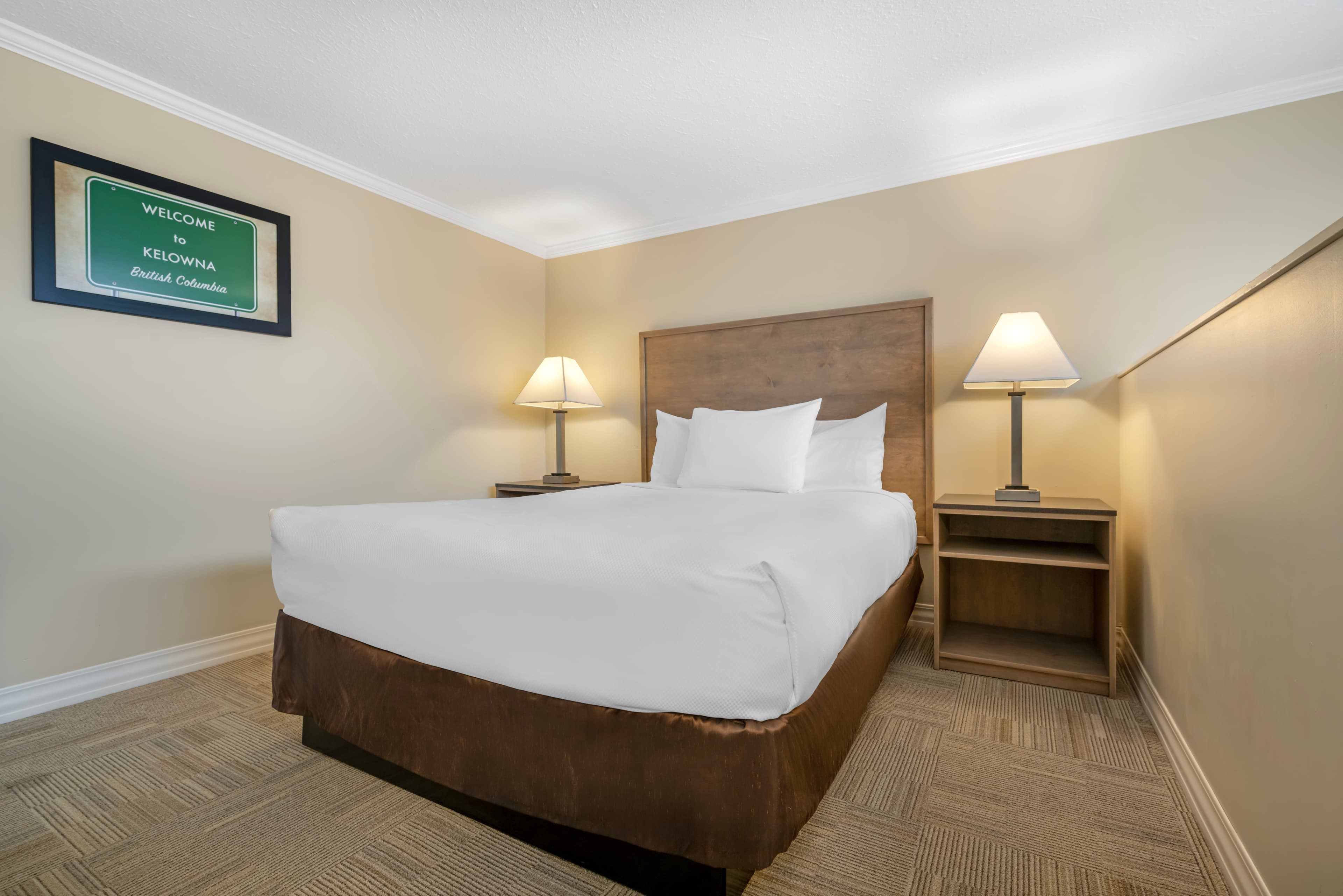 Econo Lodge Inn & Suites — 20