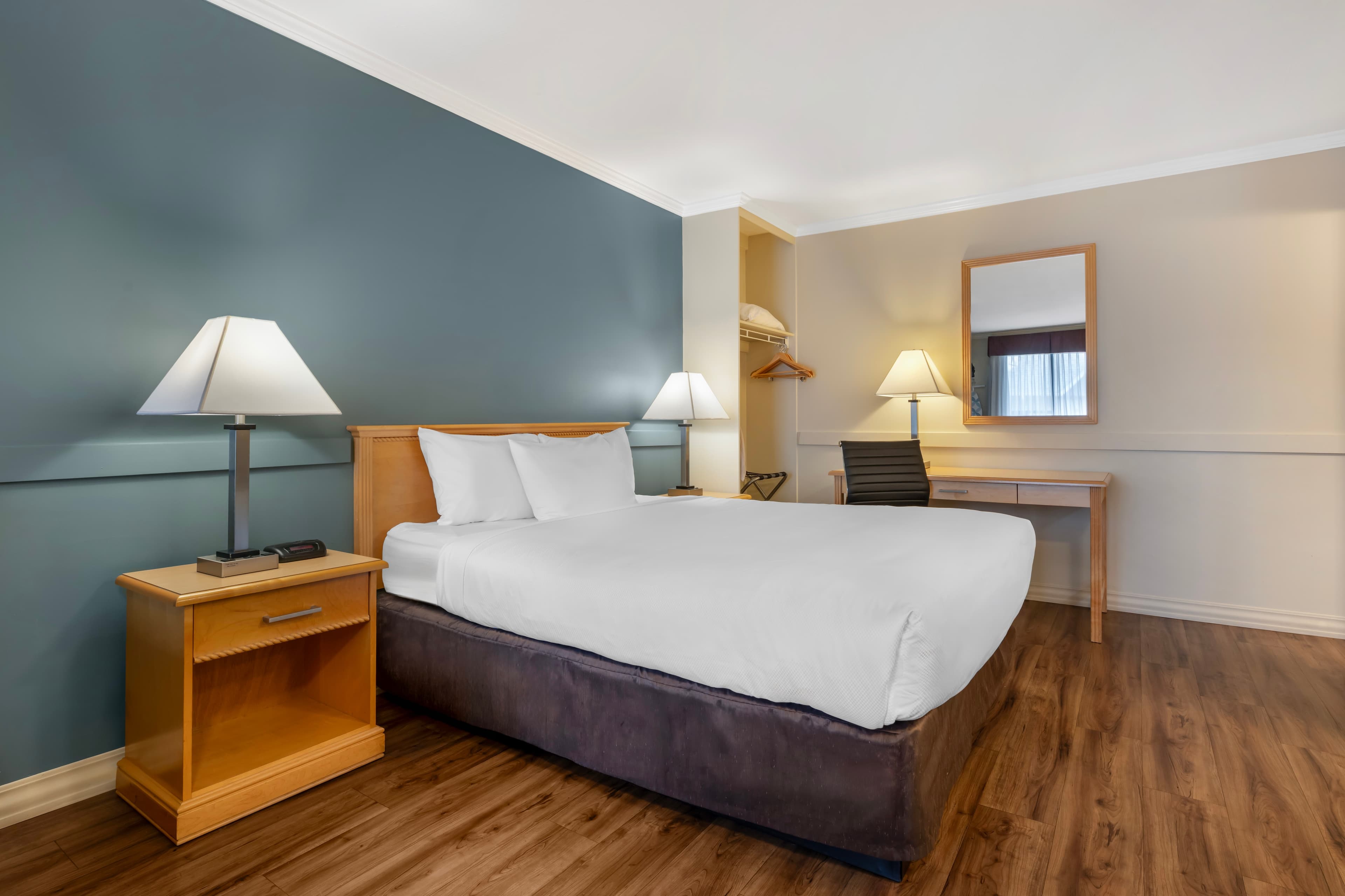 Econo Lodge Inn & Suites — 27