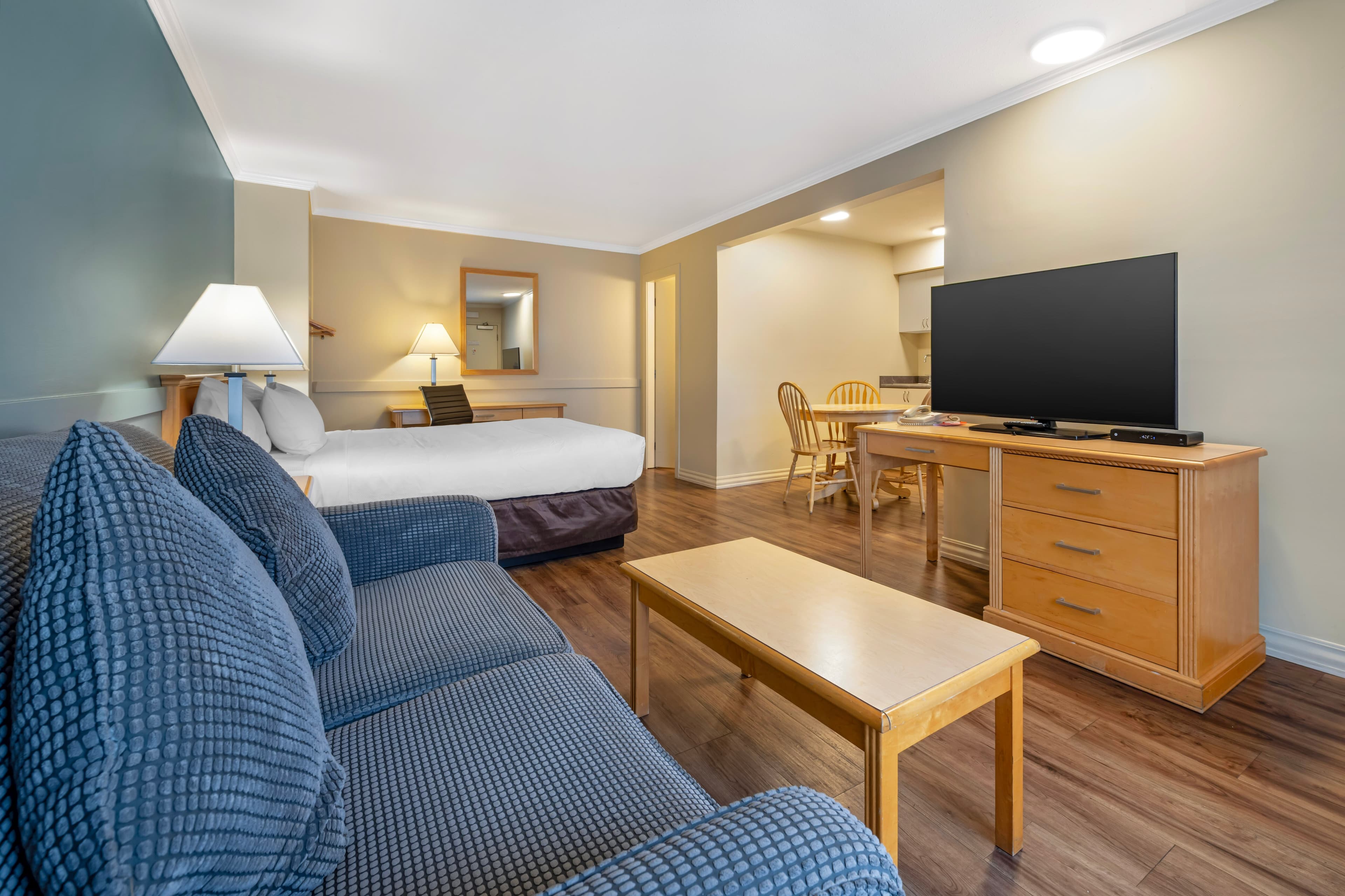 Econo Lodge Inn & Suites — 30