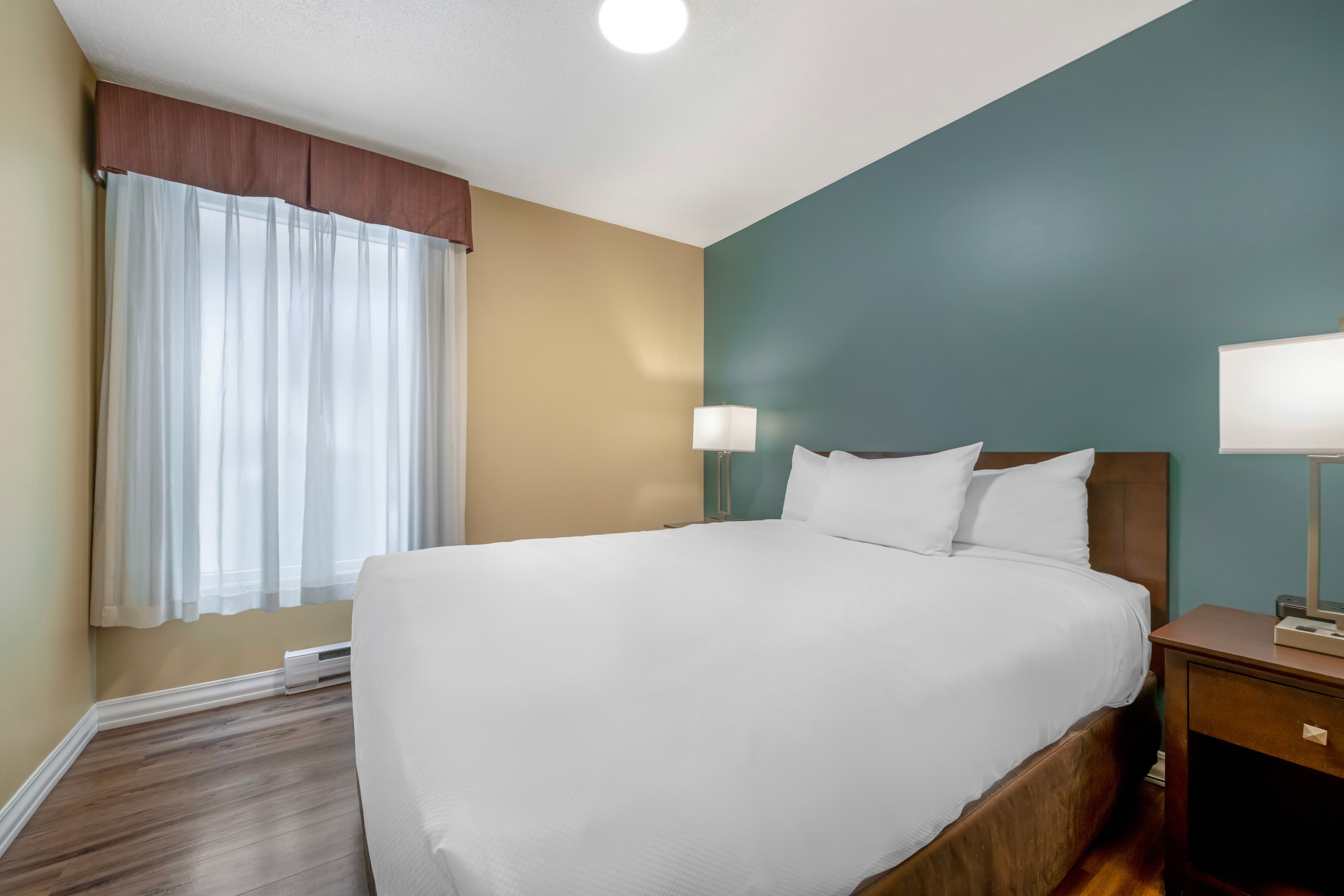 Econo Lodge Inn & Suites — 36