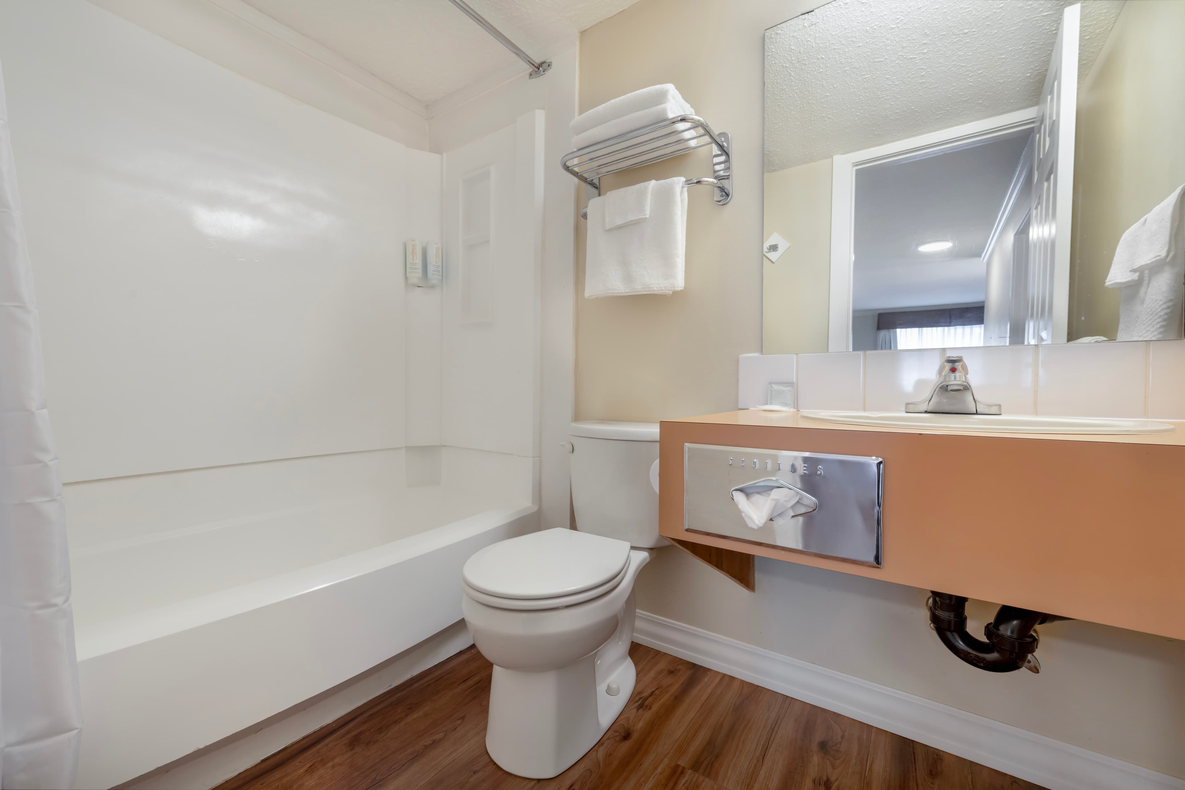 Econo Lodge Inn & Suites — 37