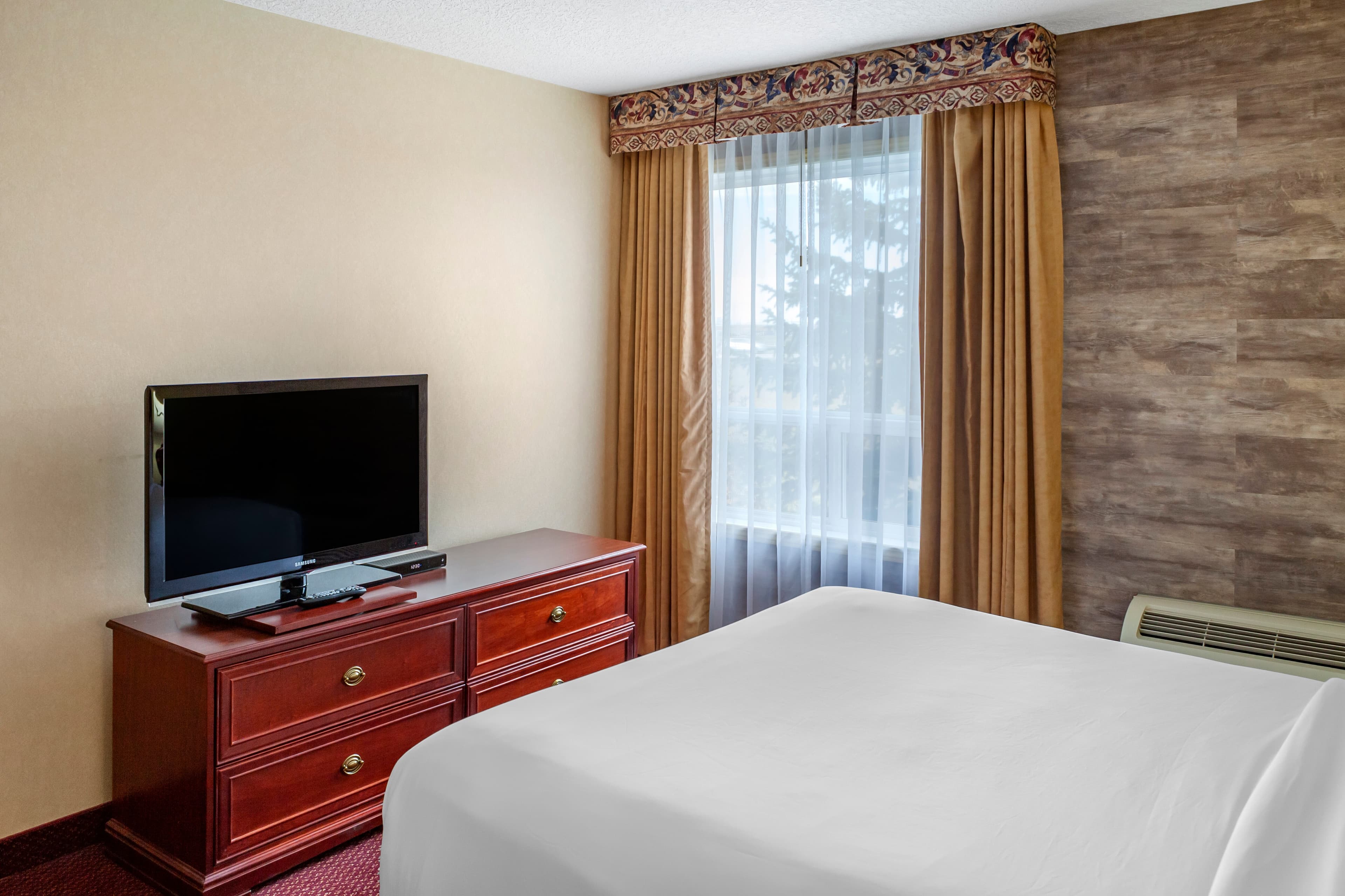 Quality Inn & Suites Edmonton International Airport - Image 3