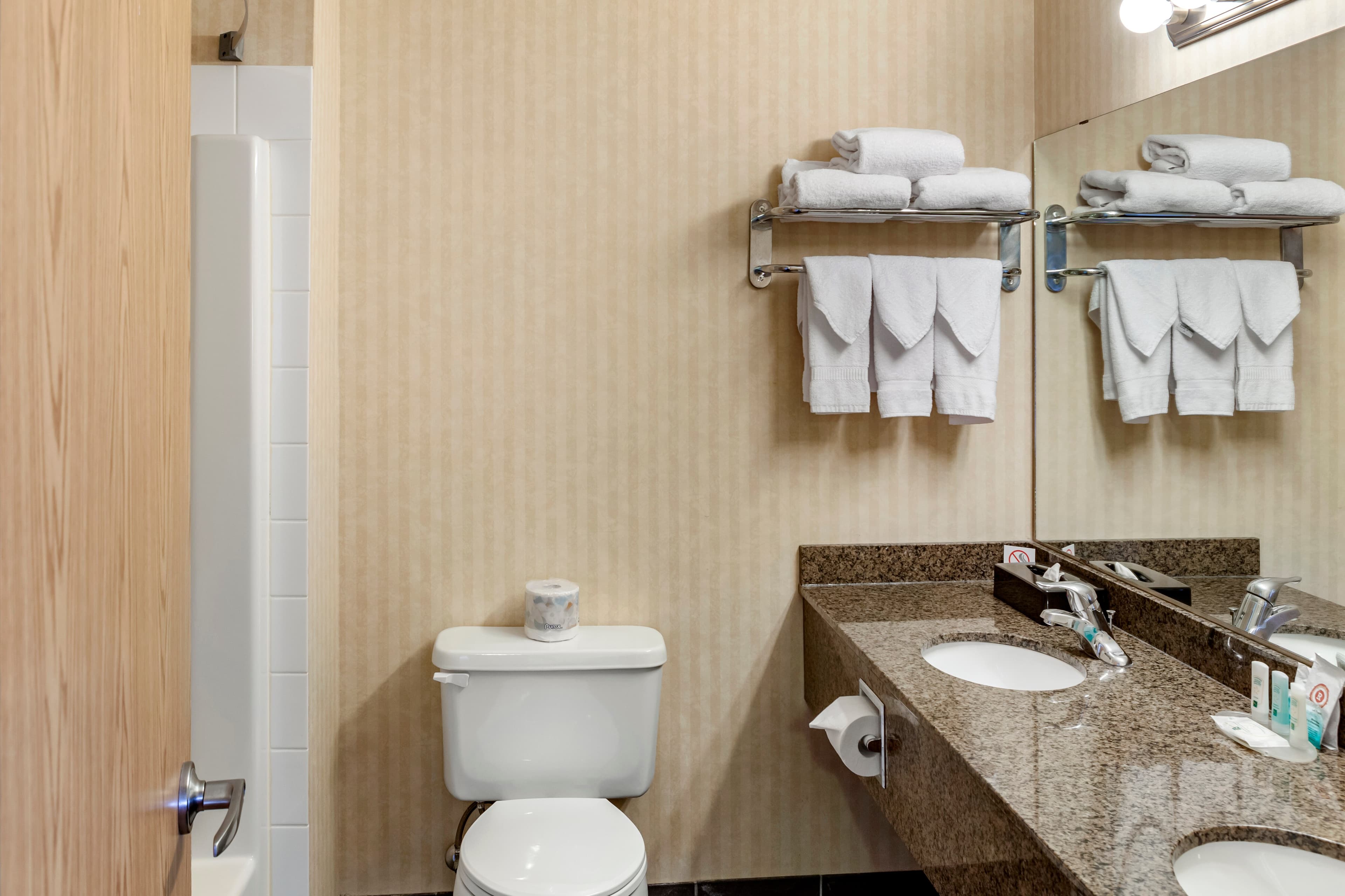 Quality Inn & Suites Edmonton International Airport — 28