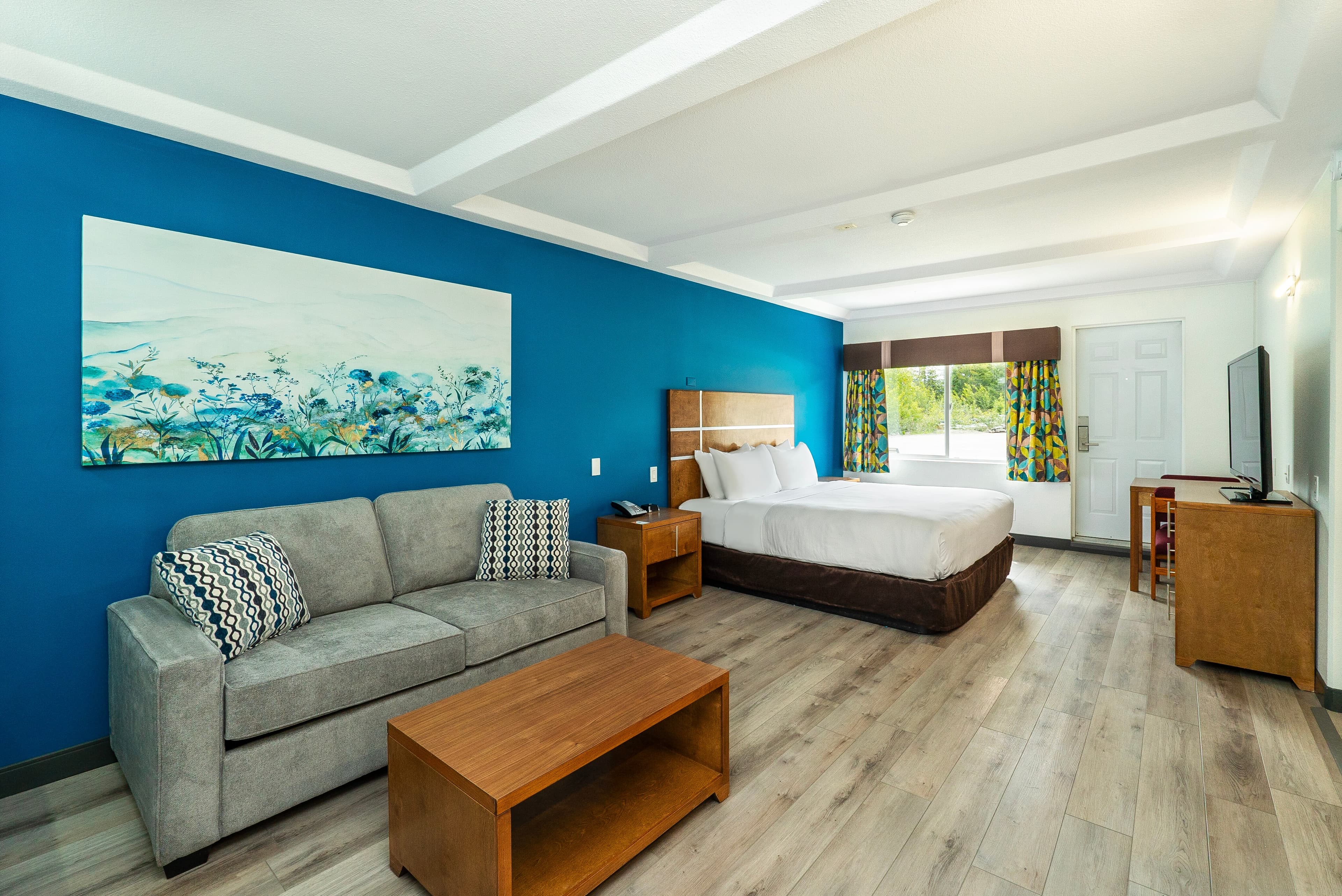 Quality Inn & Suites - Image 2