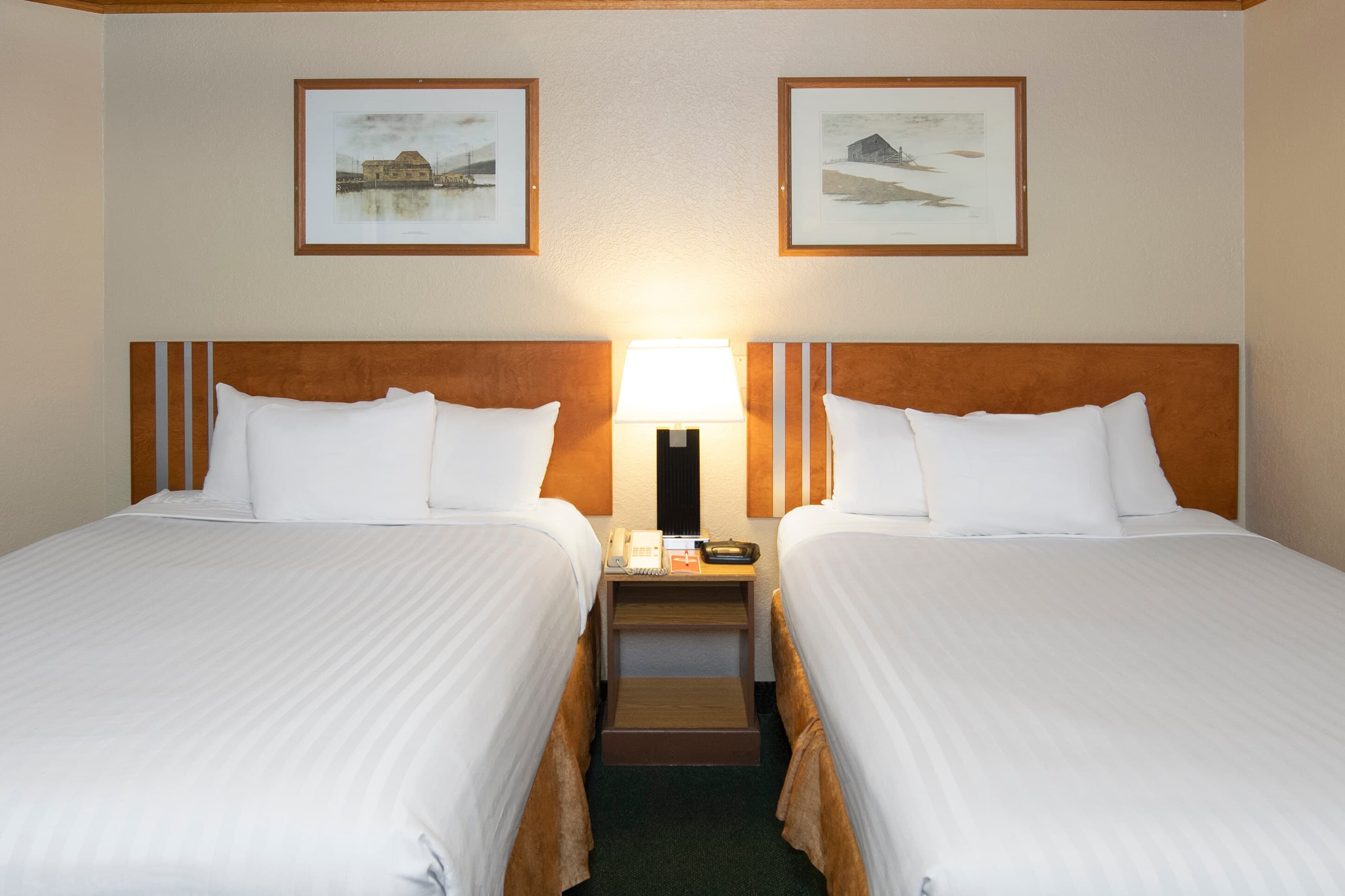 Econo Lodge Inn & Suites — 6