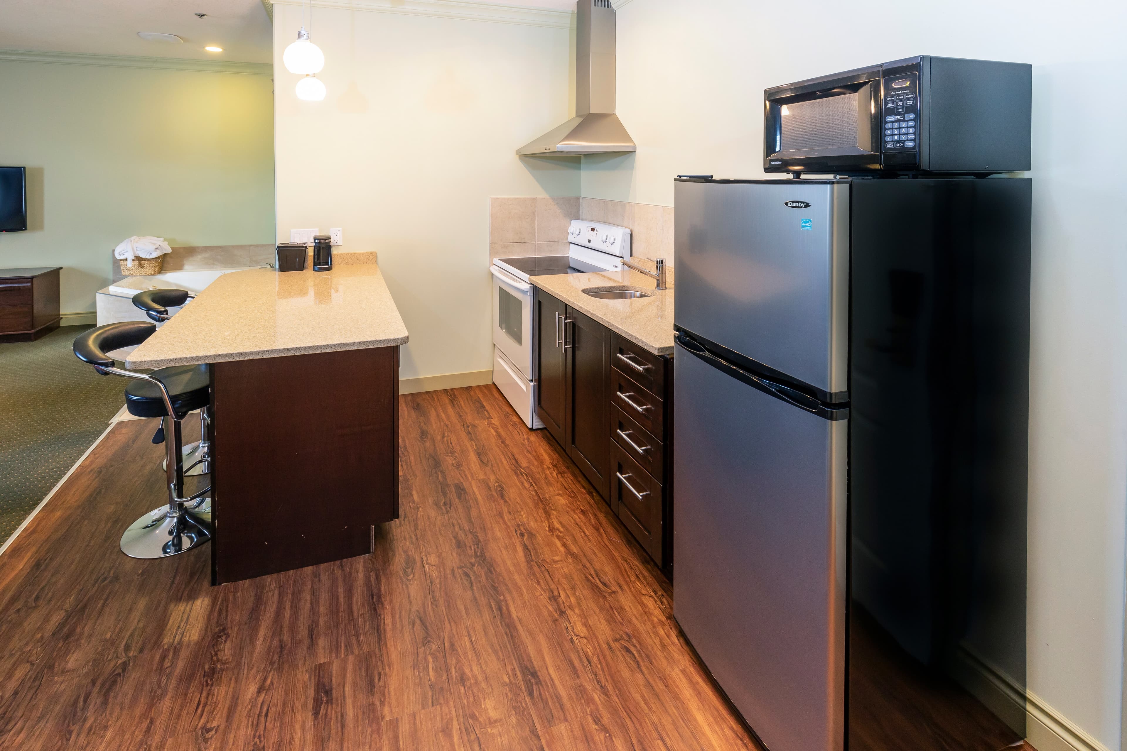 Quality Inn & Suites - Image 2