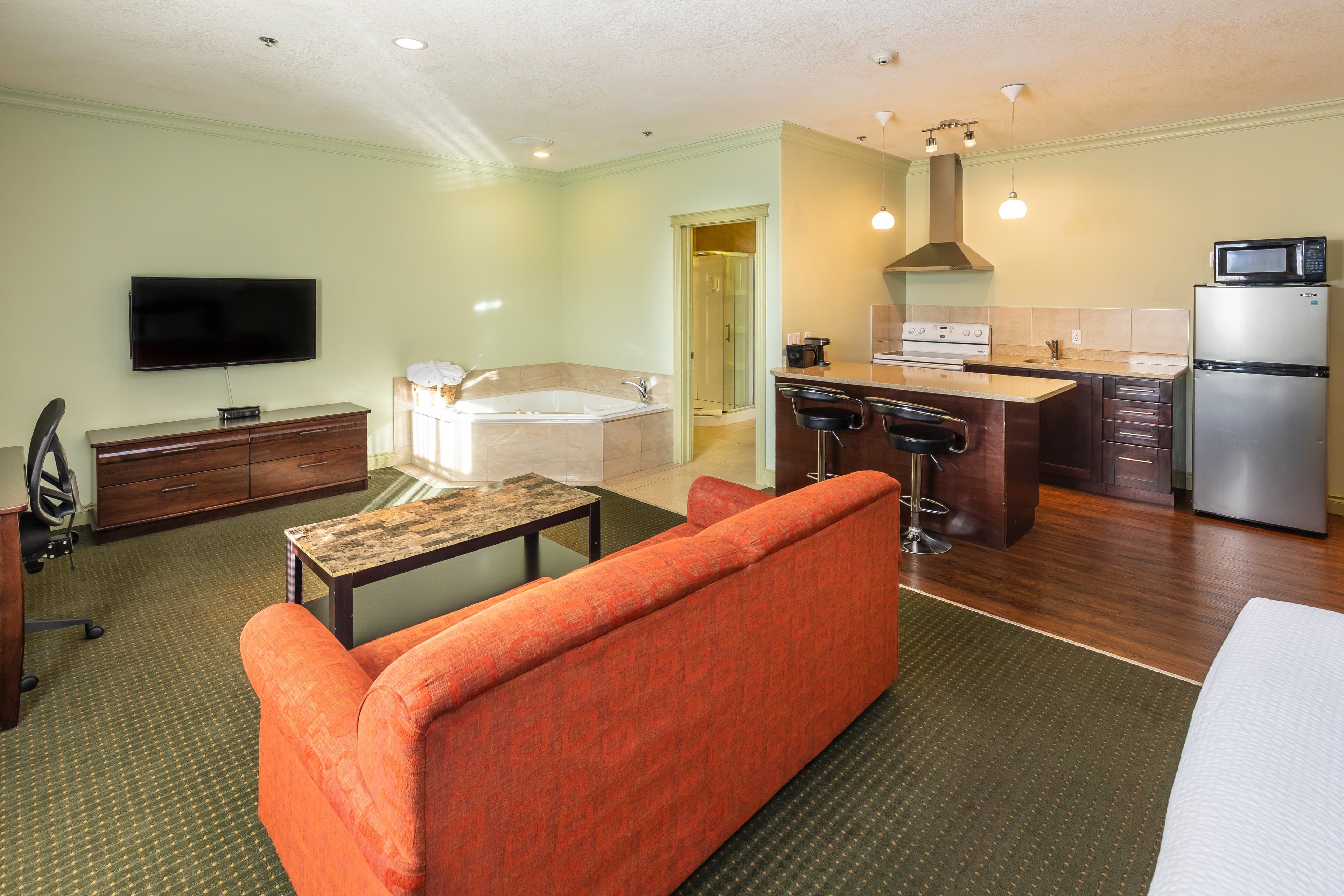 Quality Inn & Suites - Image 4