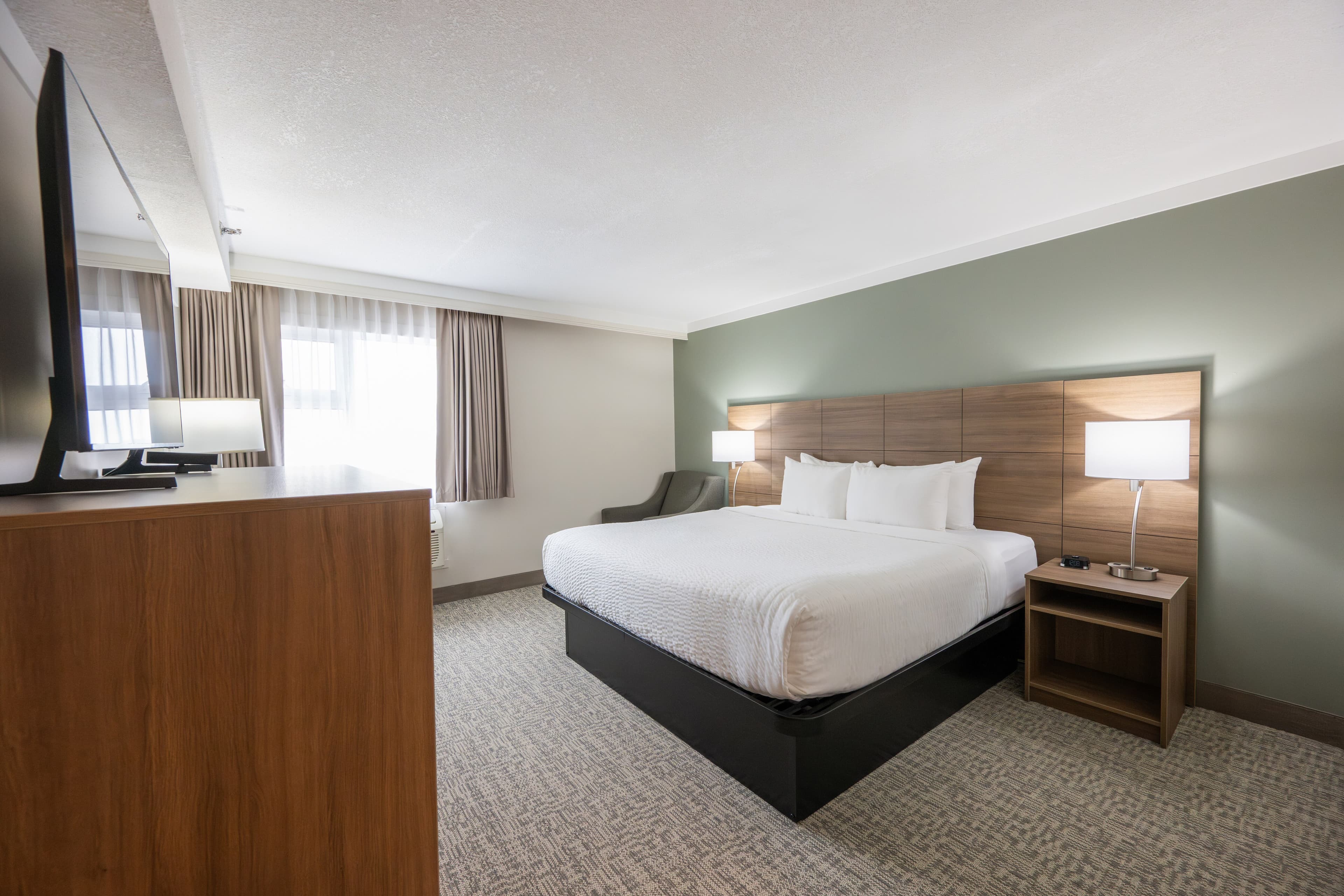 Quality Inn & Suites - Image 4