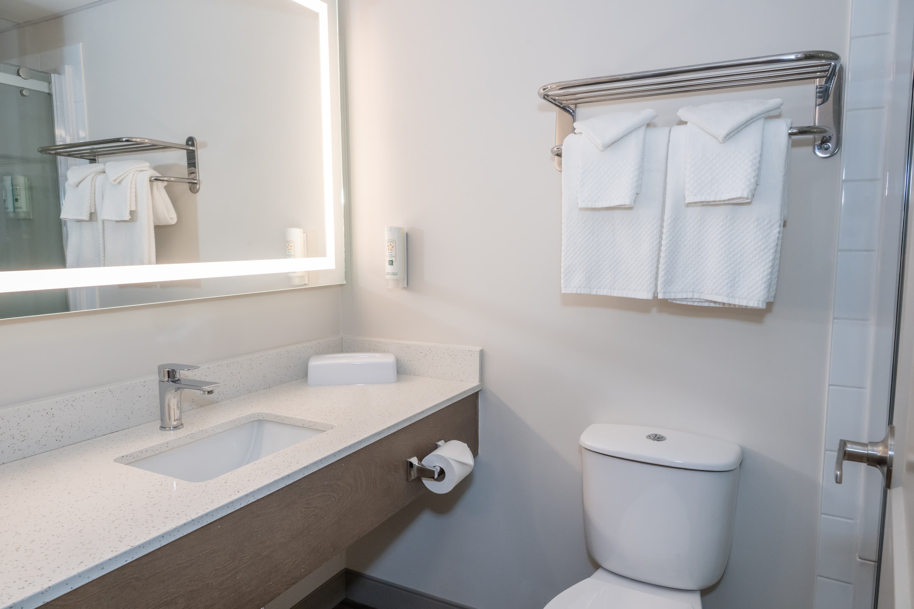 Quality Inn & Suites - Image 5