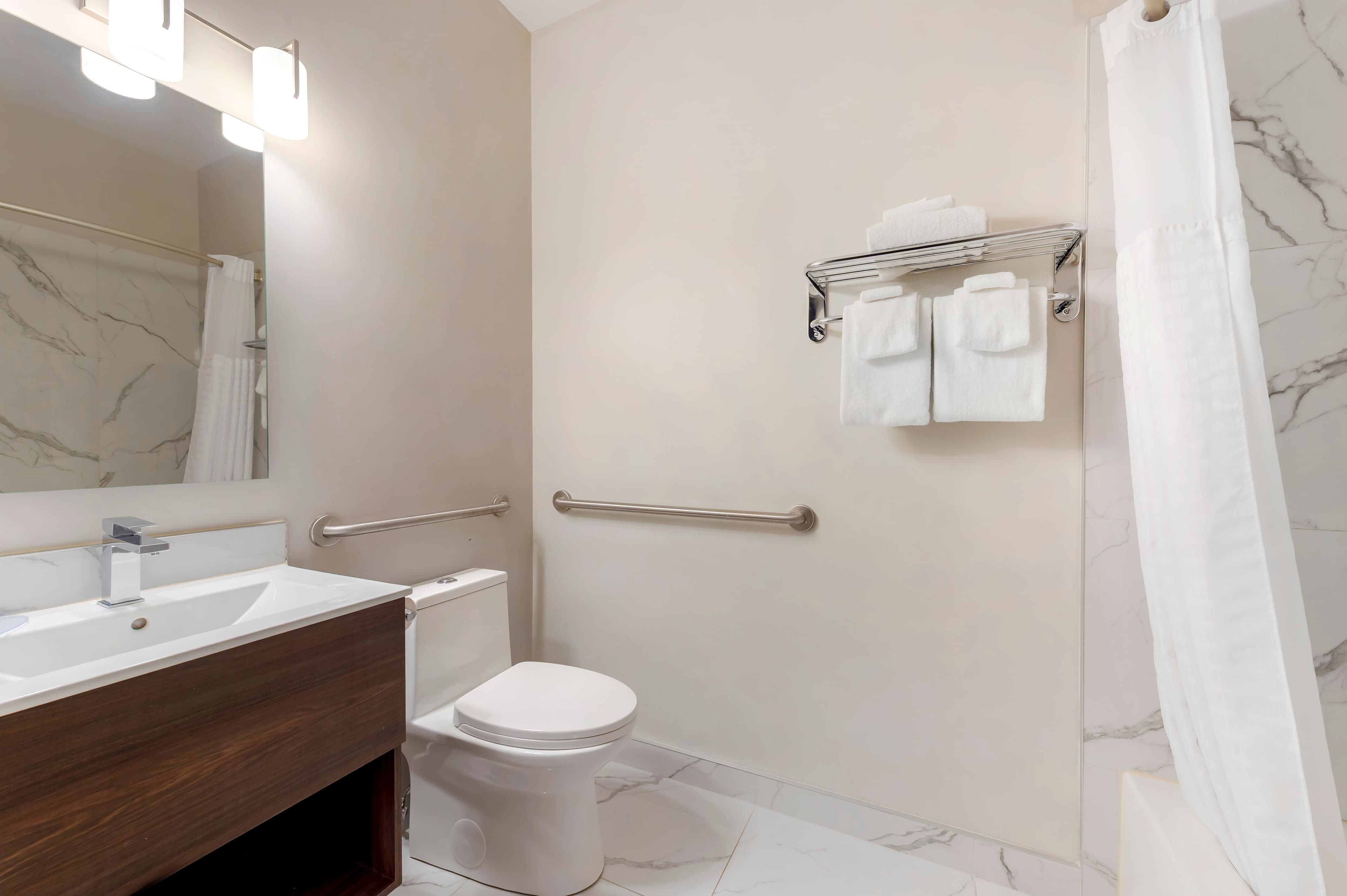Econo Lodge — 6