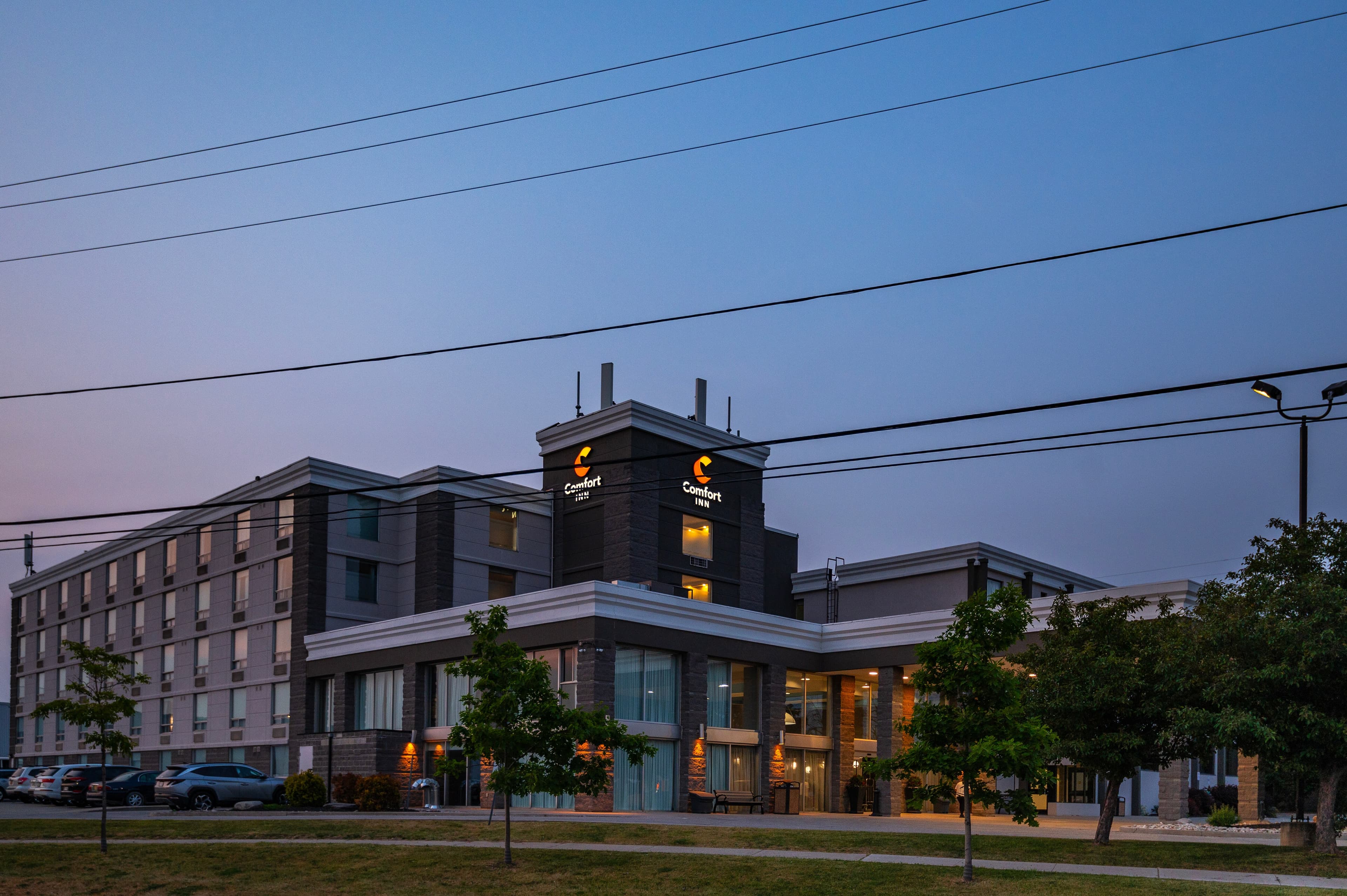 Comfort Inn & Conference Centre Toronto Airport - Image 1