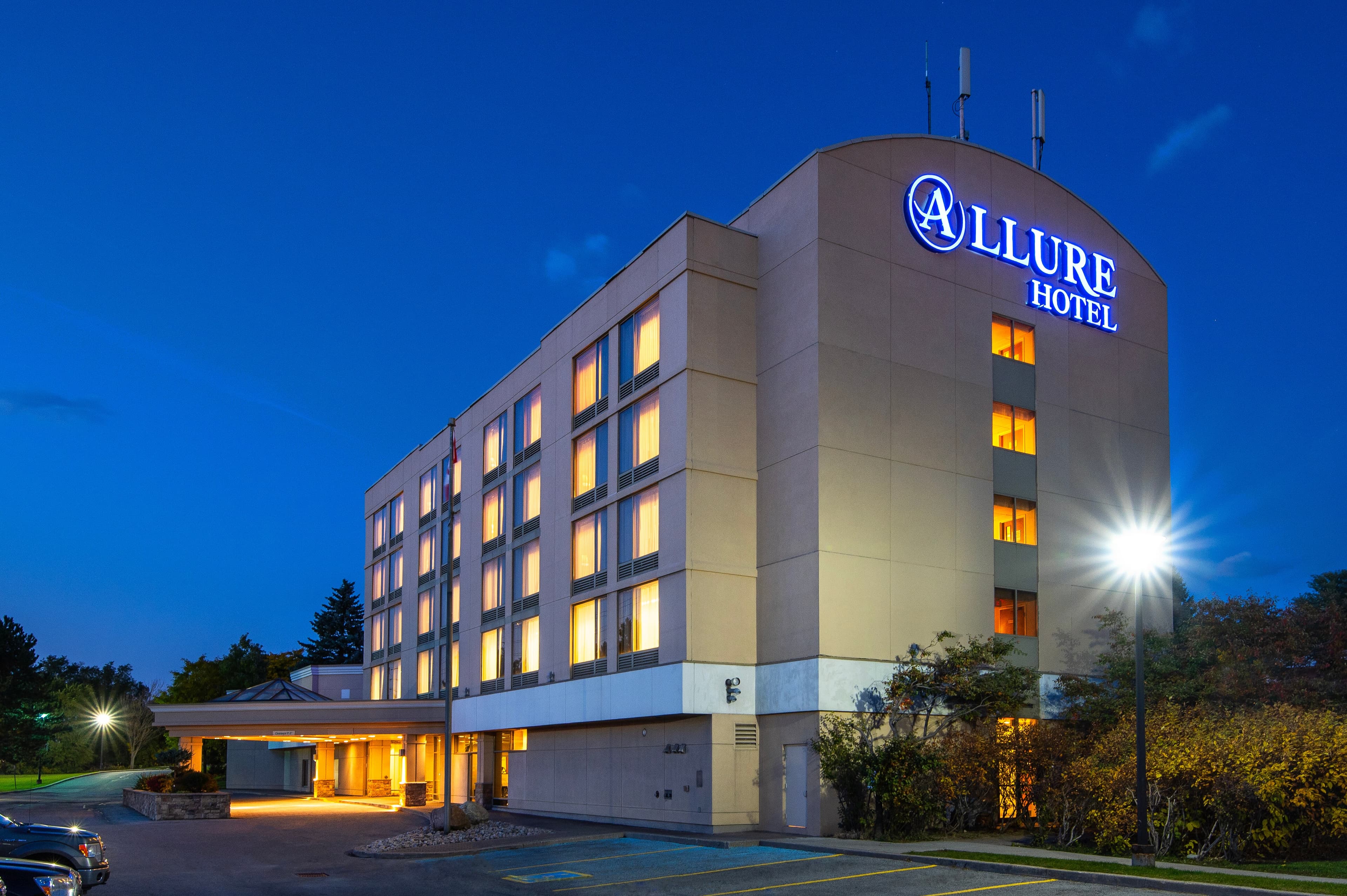 Allure Hotel & Conference Centre - Image 1