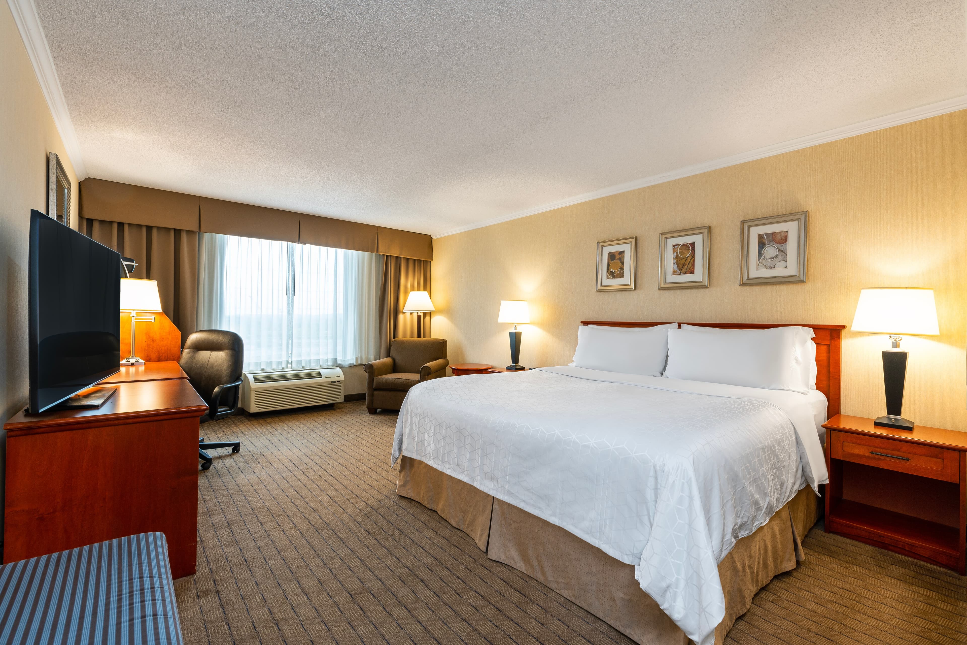 Allure Hotel & Conference Centre — 18