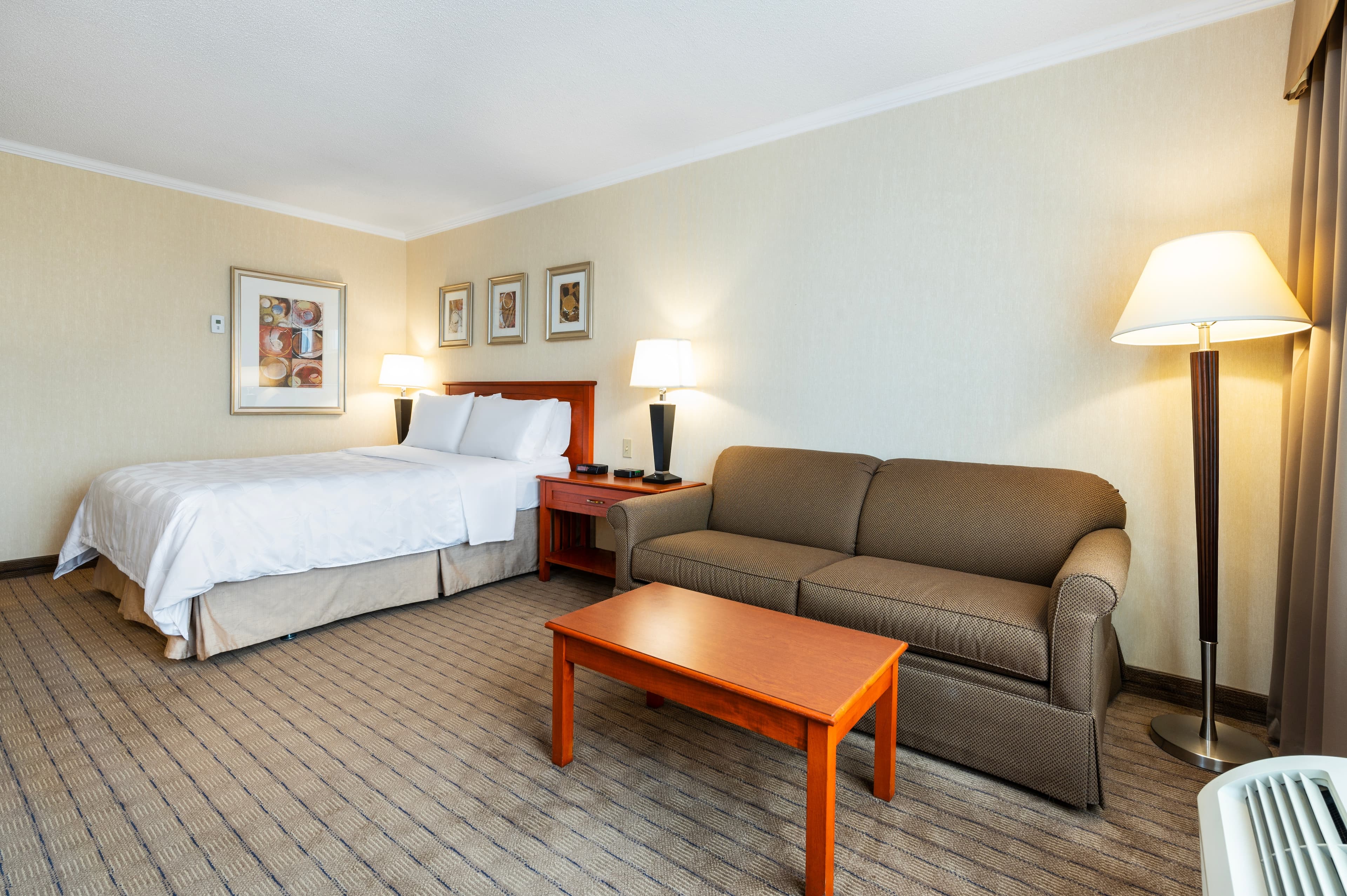 Allure Hotel & Conference Centre — 24