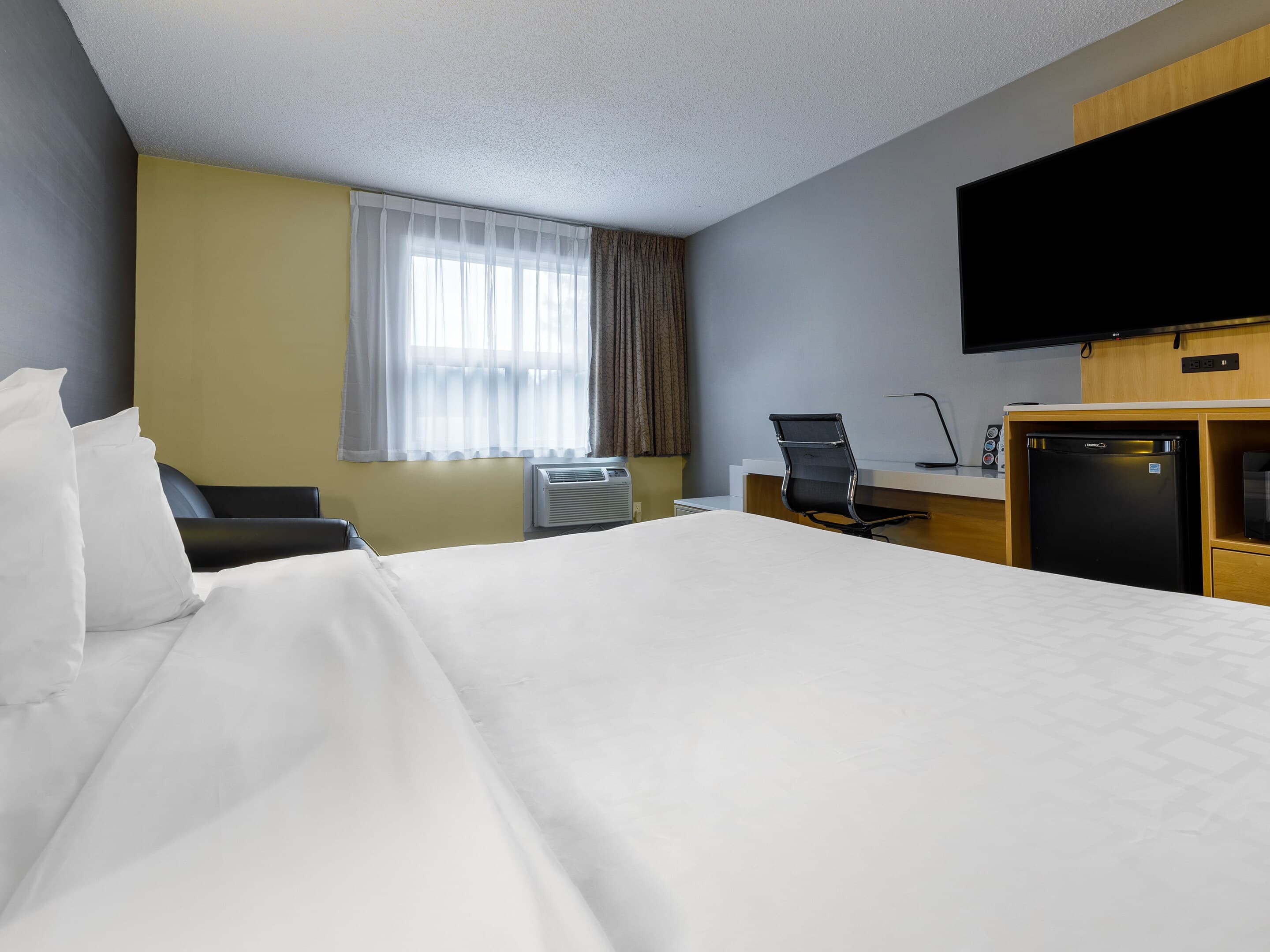 Clarion Pointe Quebec Airport — 15