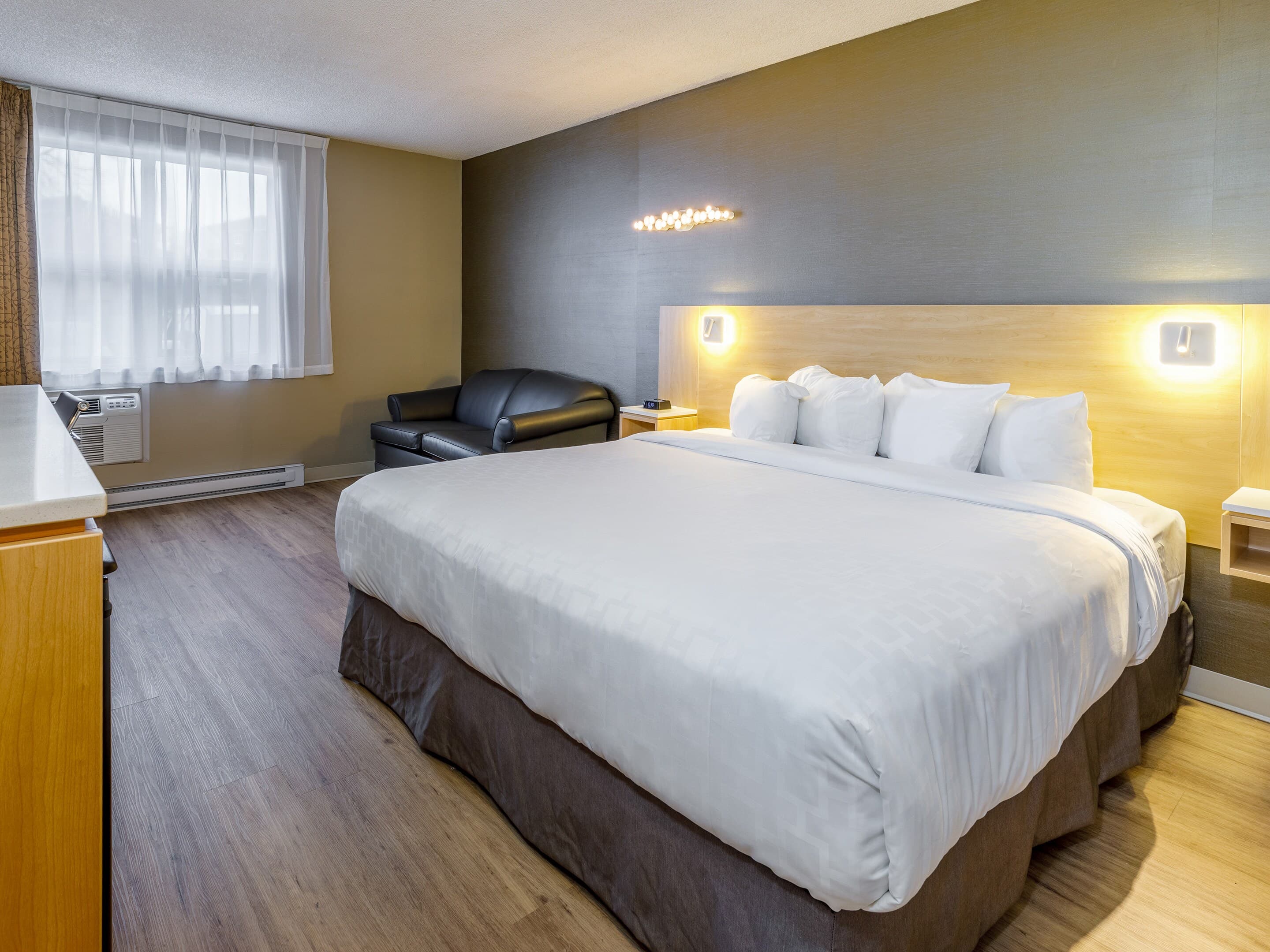 Clarion Pointe Quebec Airport - Image 3