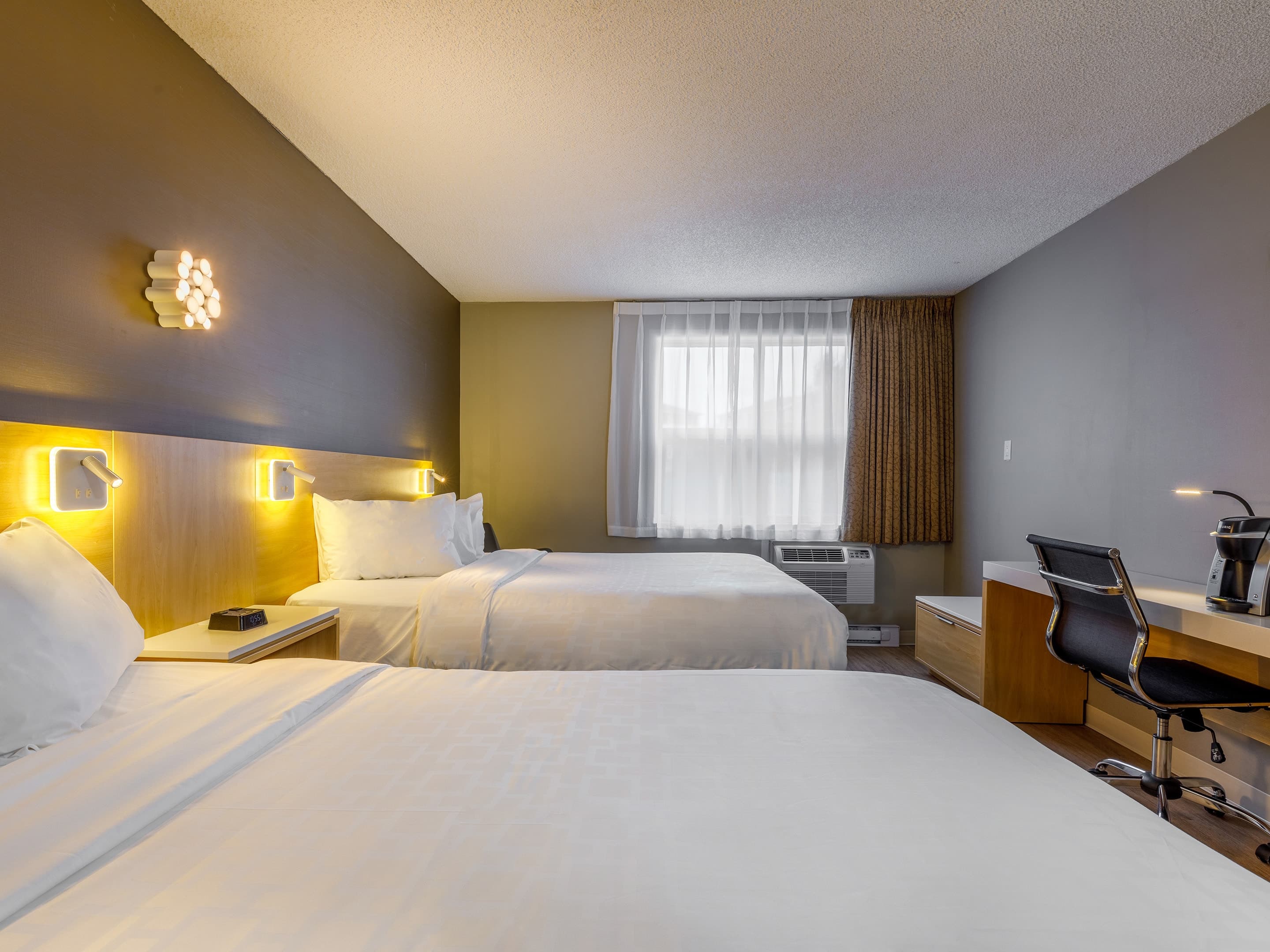 Clarion Pointe Quebec Airport — 20