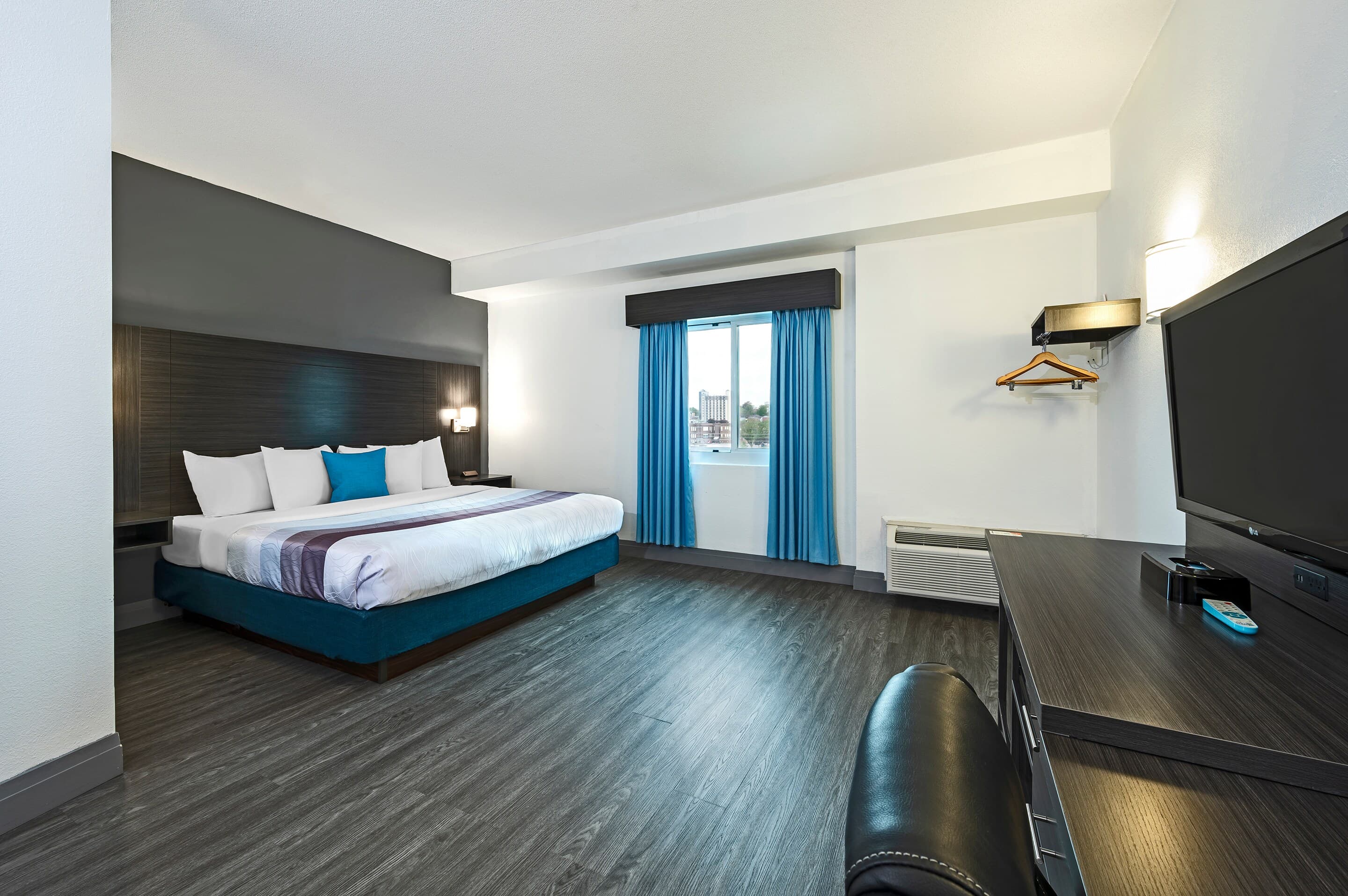 Comfort Hotel — 9