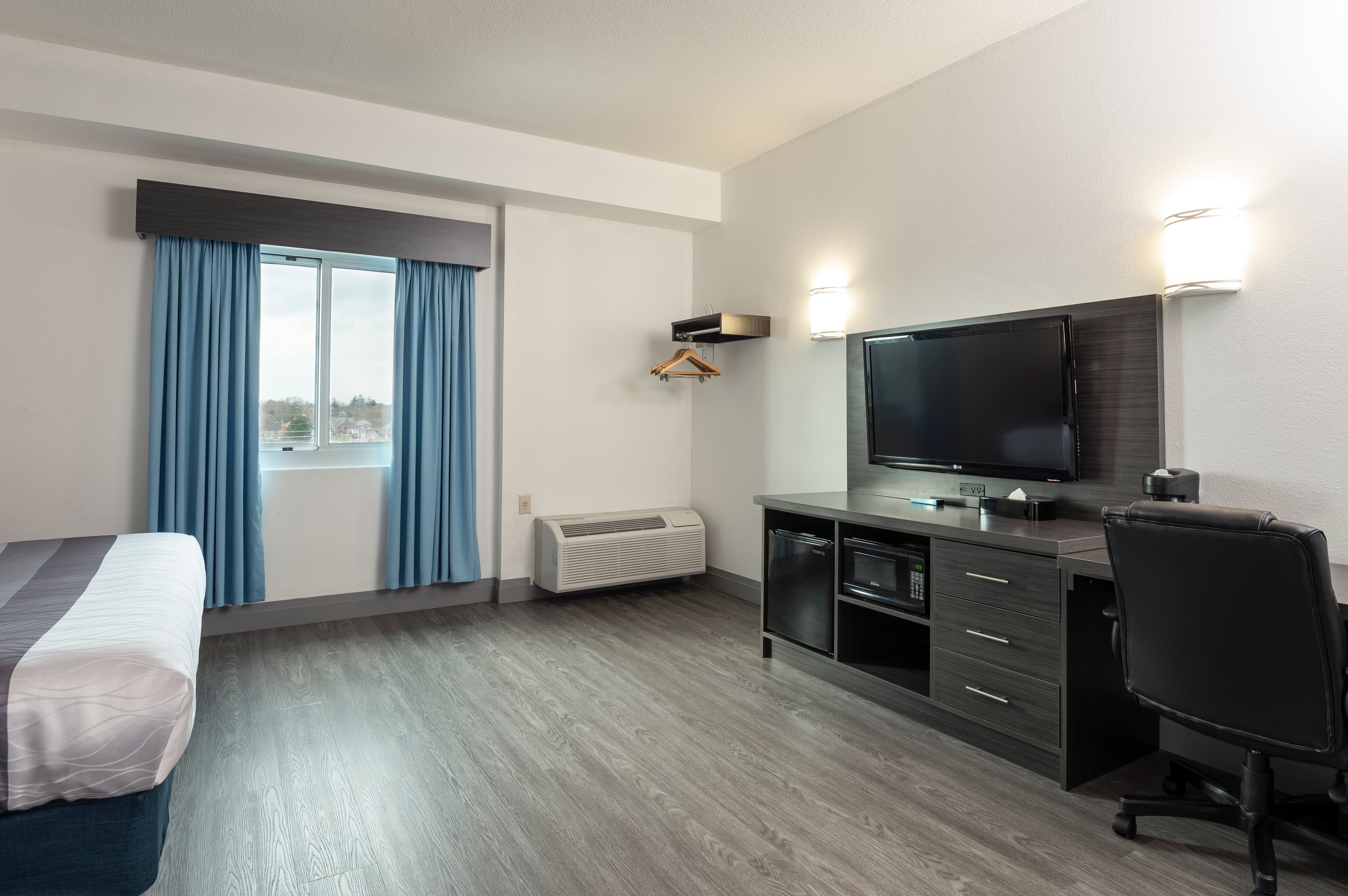 Comfort Hotel — 8