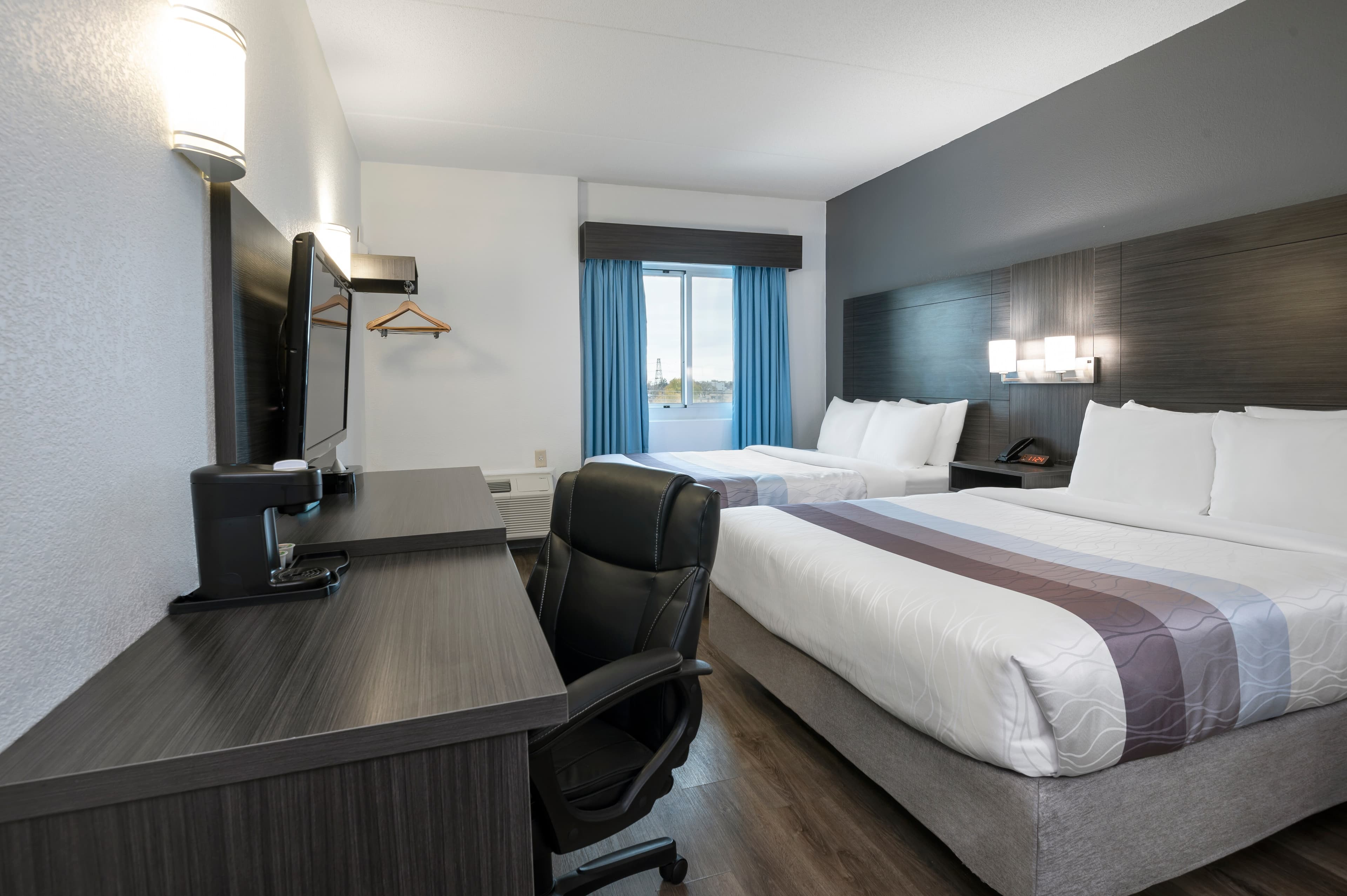Comfort Hotel — 12
