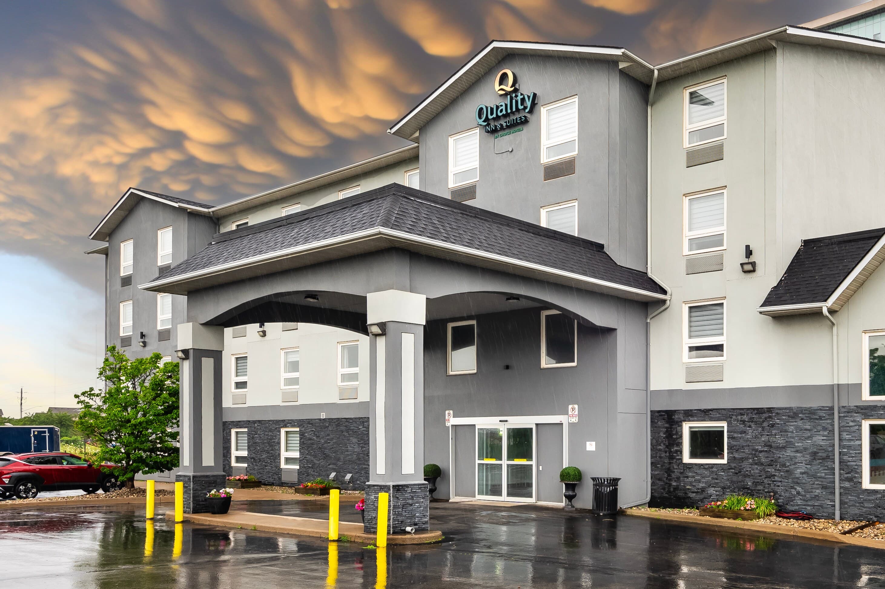 Quality Inn & Suites - Image 1