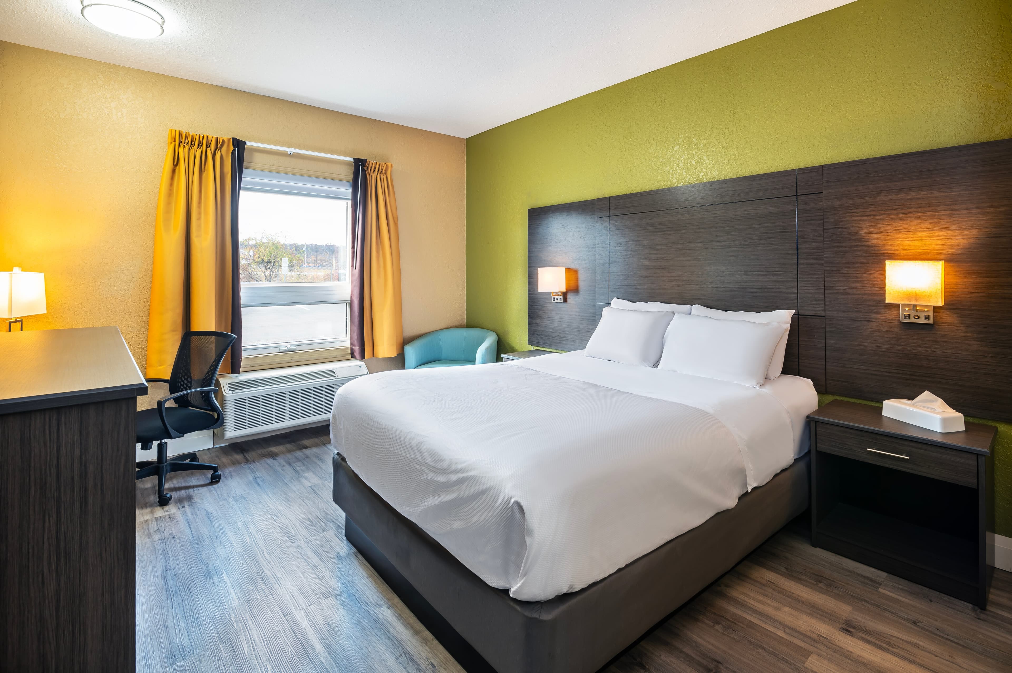 Quality Inn & Suites - Image 2