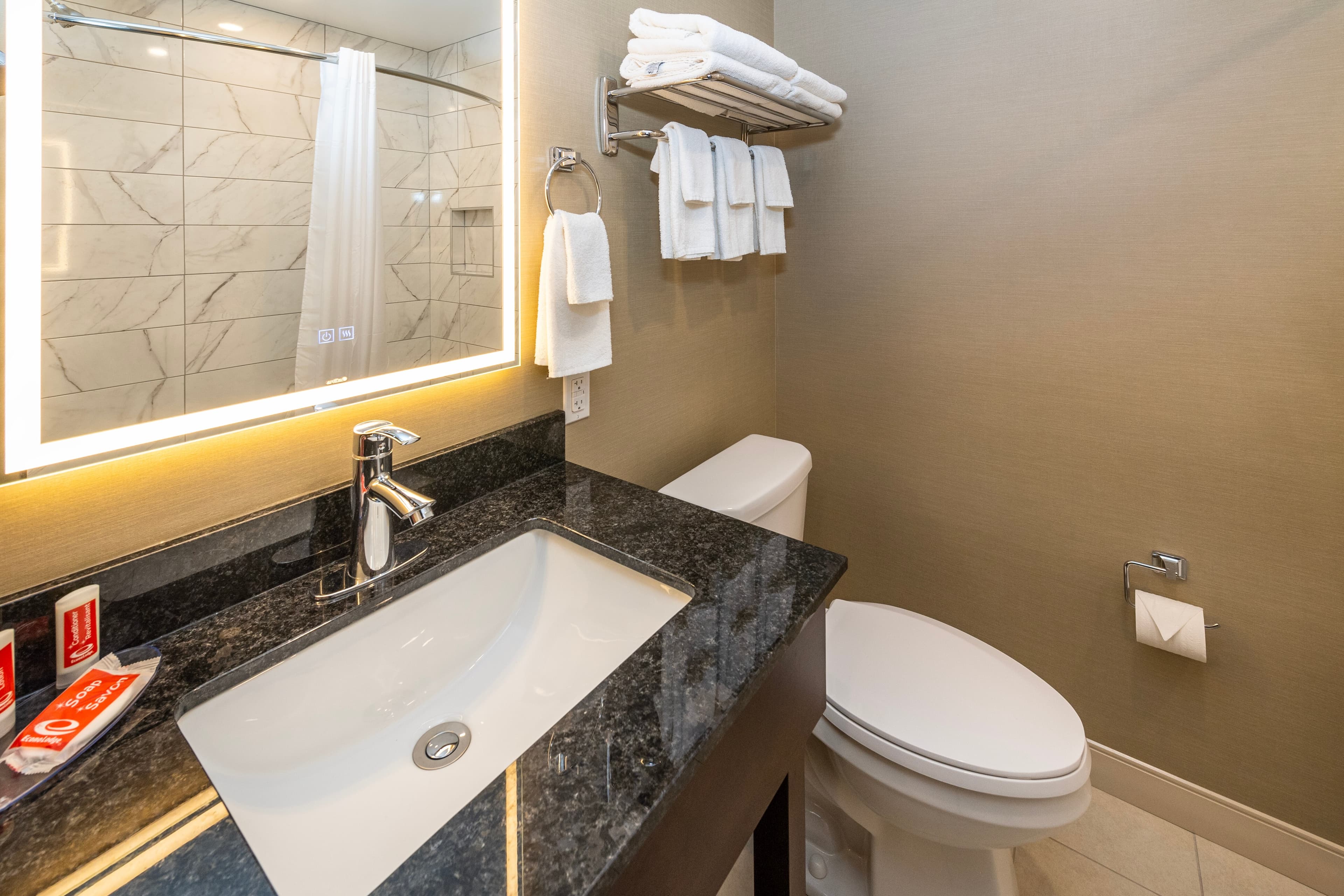 Econo Lodge Inn & Suites — 9