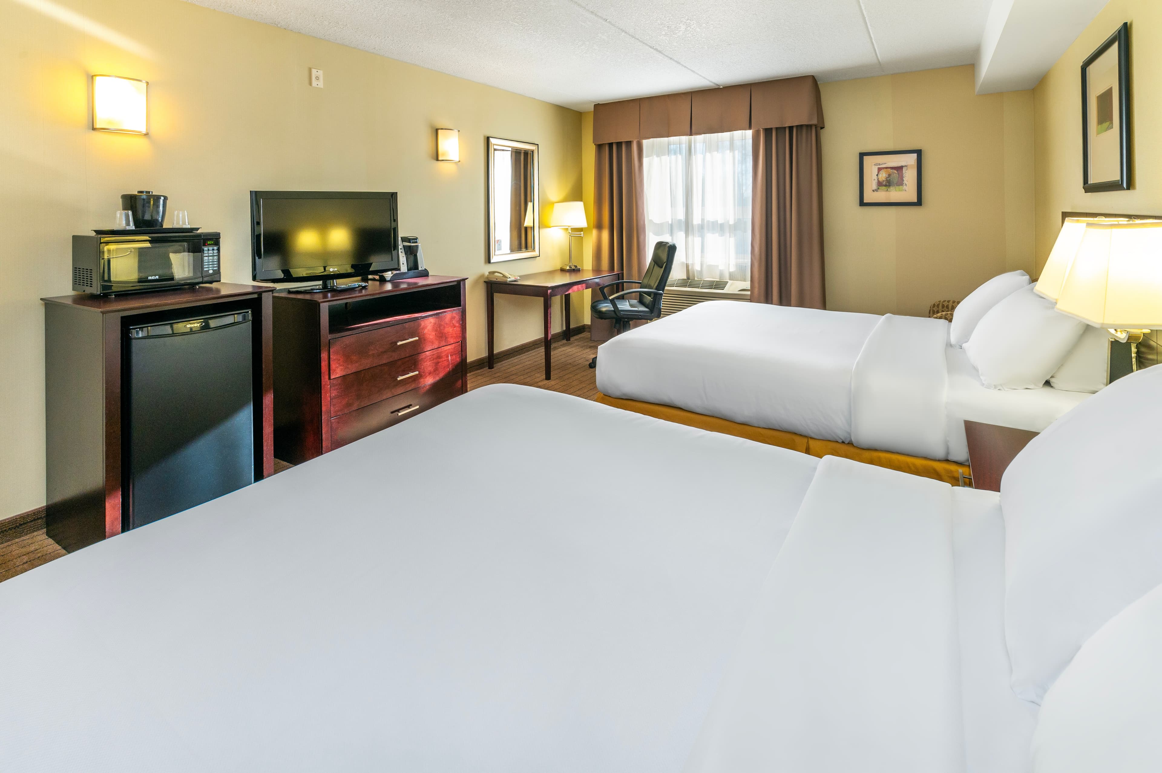 Comfort Inn & Suites — 6