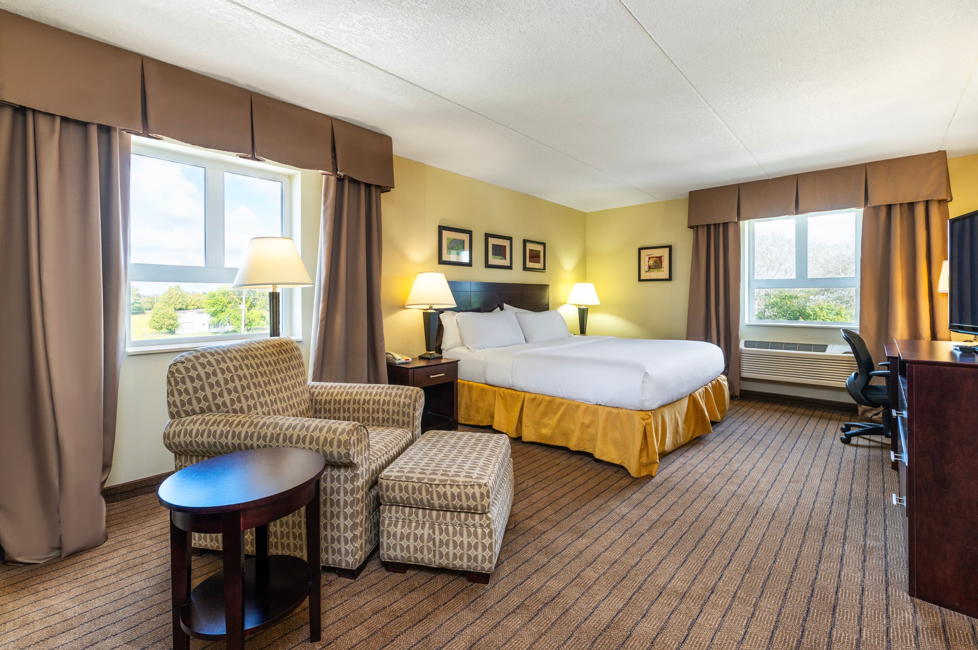 Comfort Inn & Suites — 20