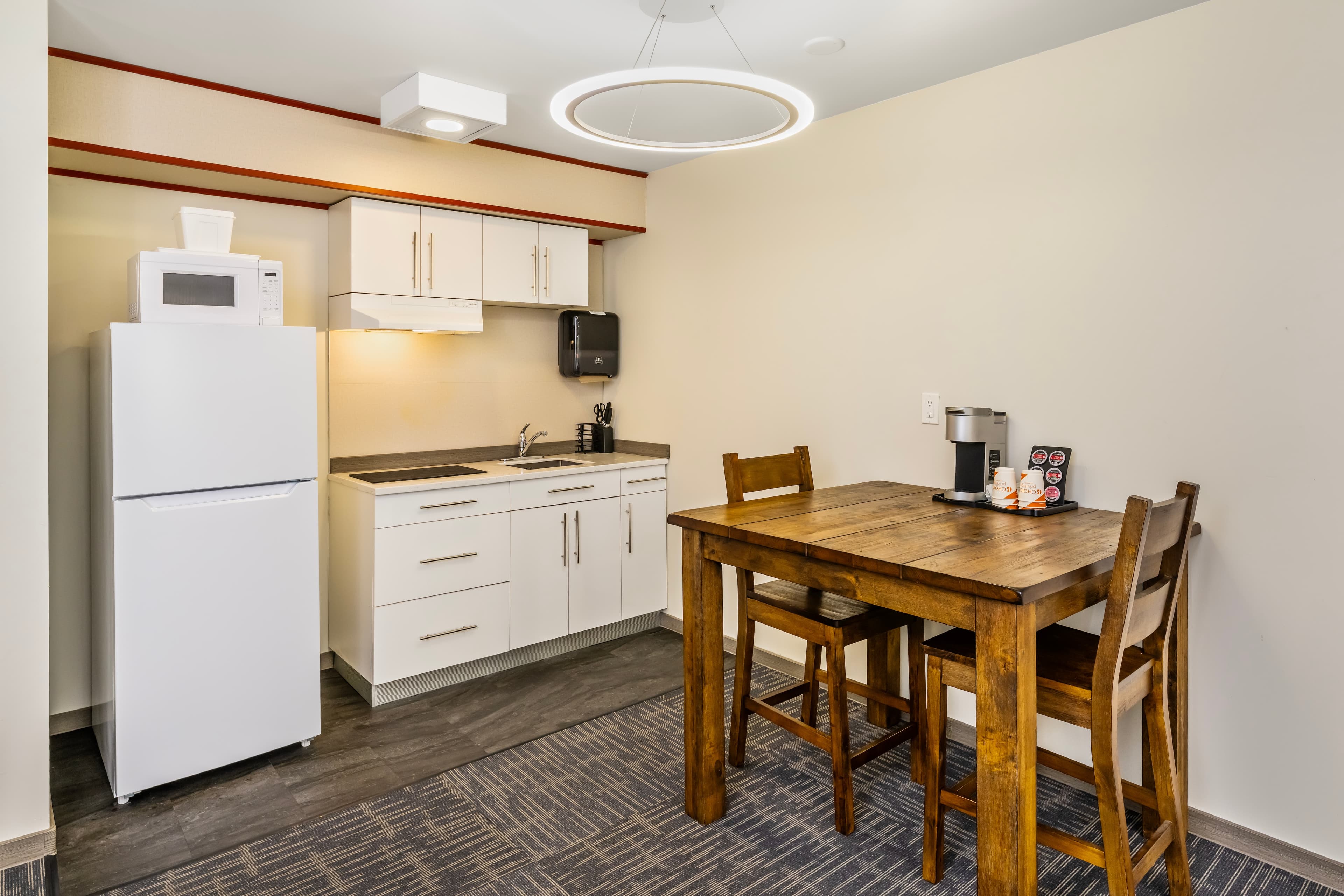 Quality Inn Sunshine Suites — 6