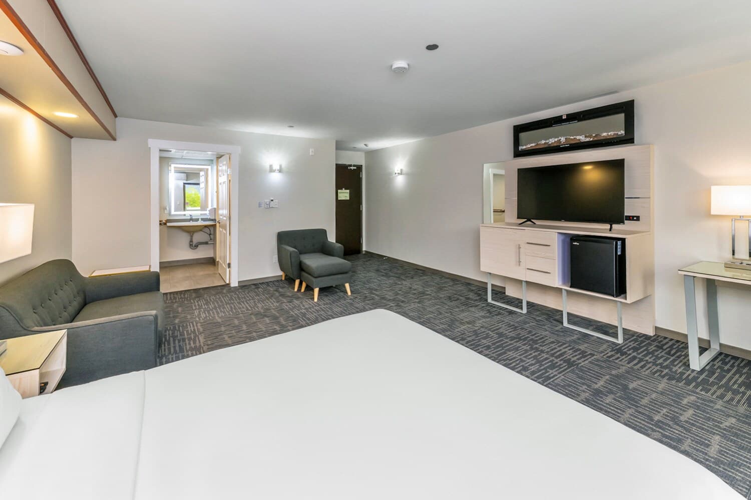 Quality Inn Sunshine Suites — 10