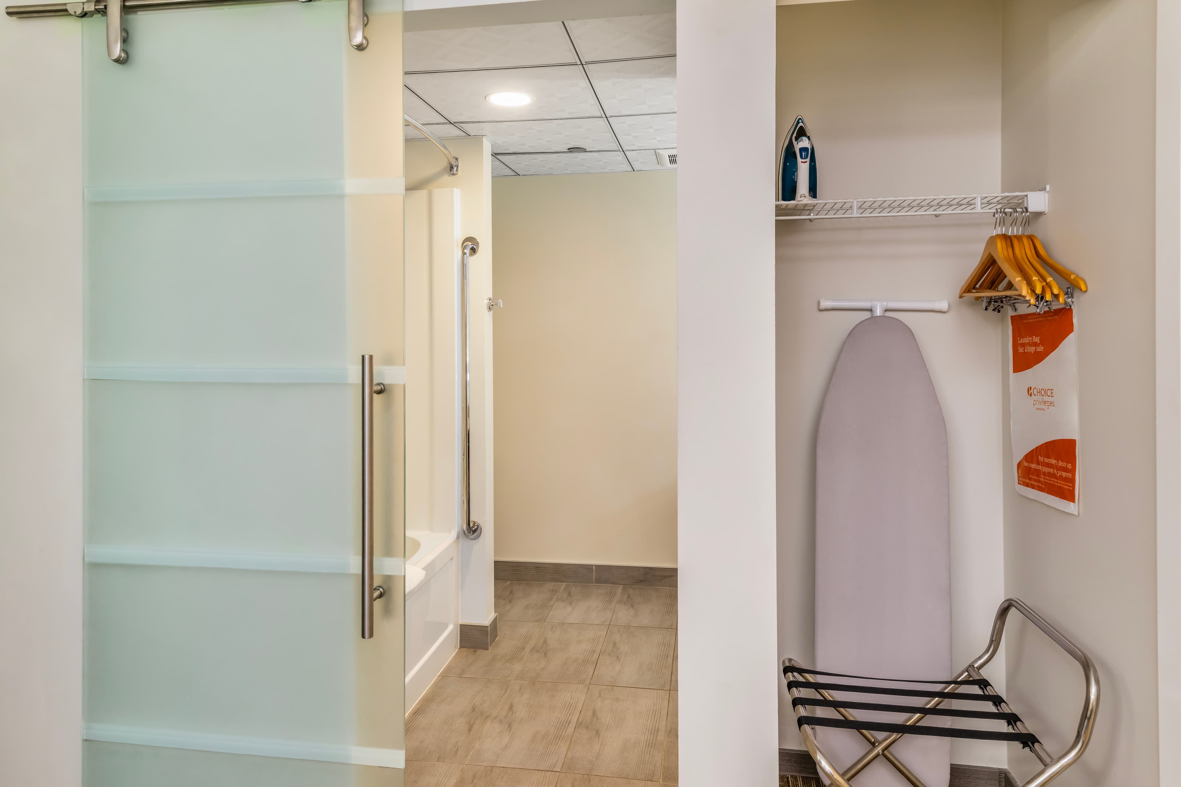Quality Inn Sunshine Suites — 28